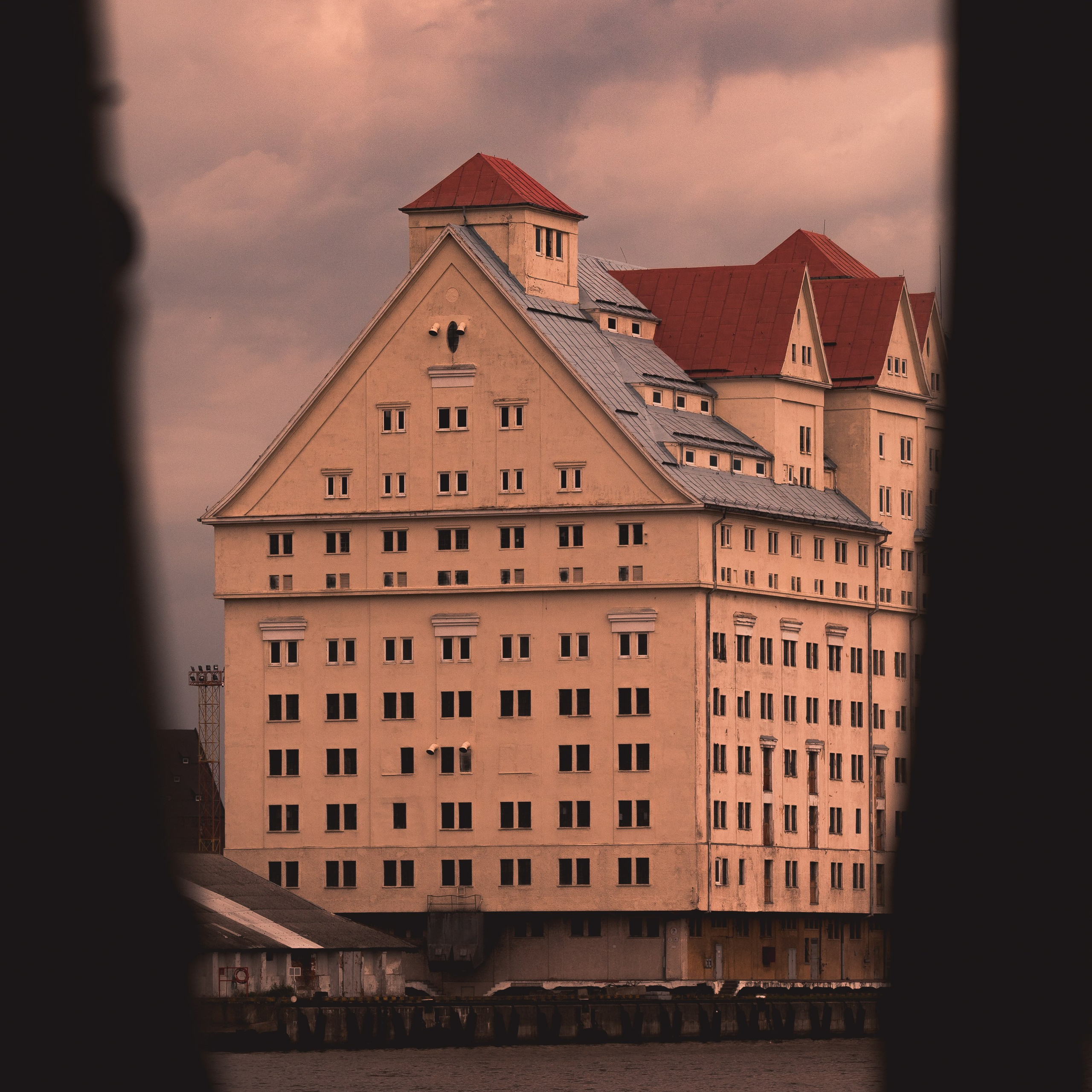 — Digital Noise —