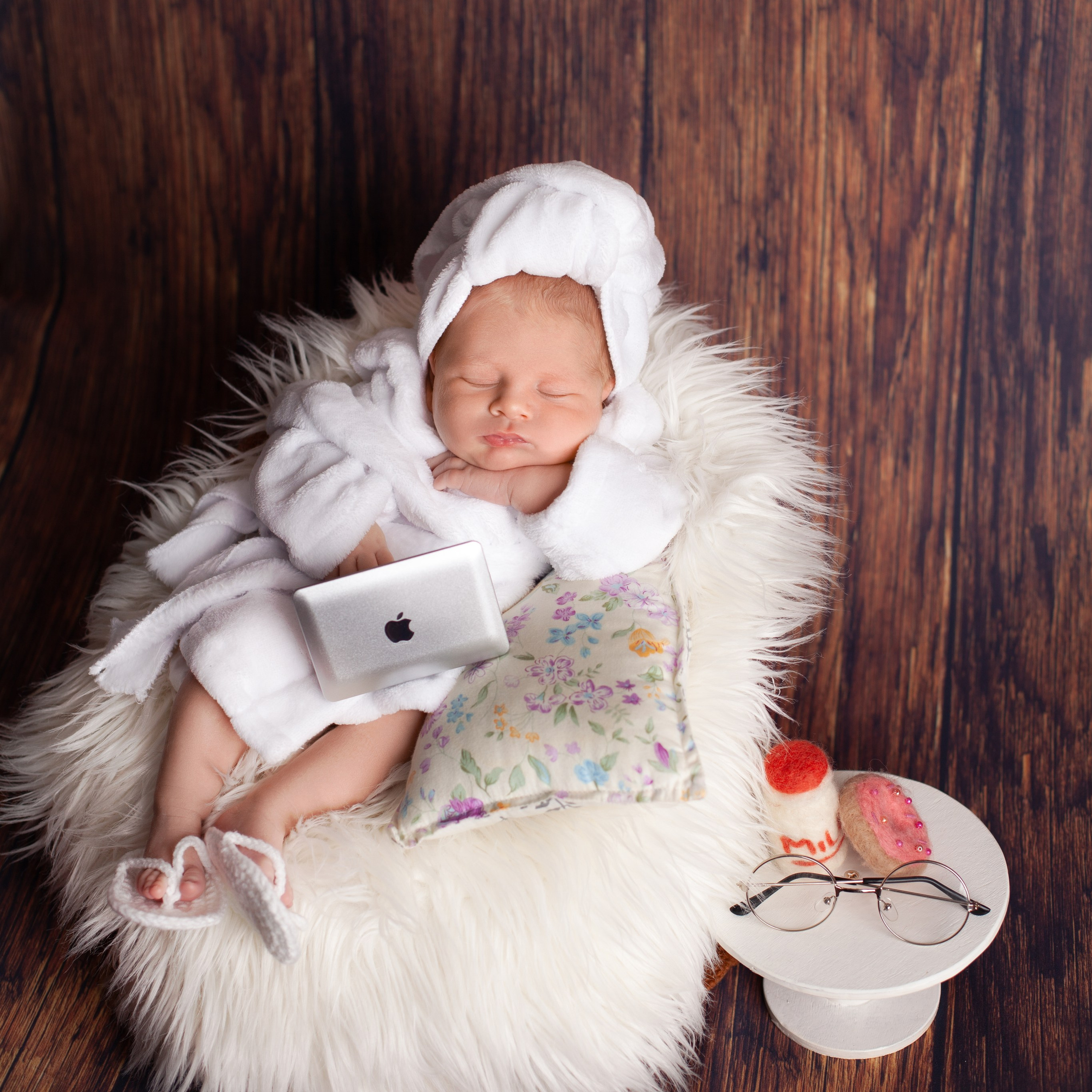 Фотограф Новорождённых и детский фотограф в Санкт-Петербурге