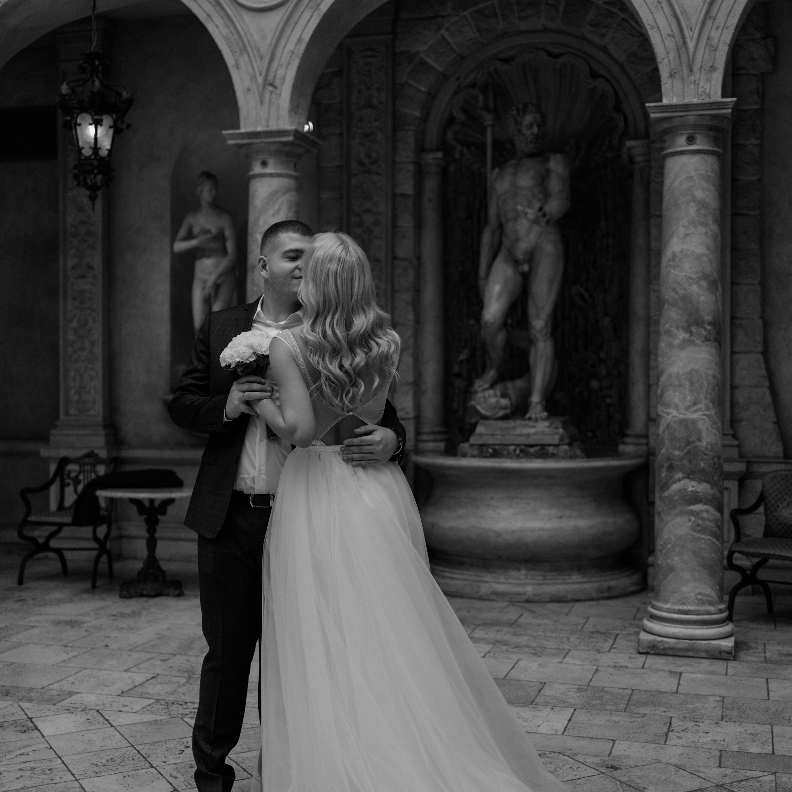 ПАРА МОЛОДОЖЕНОВ В ТУРАНДОТ