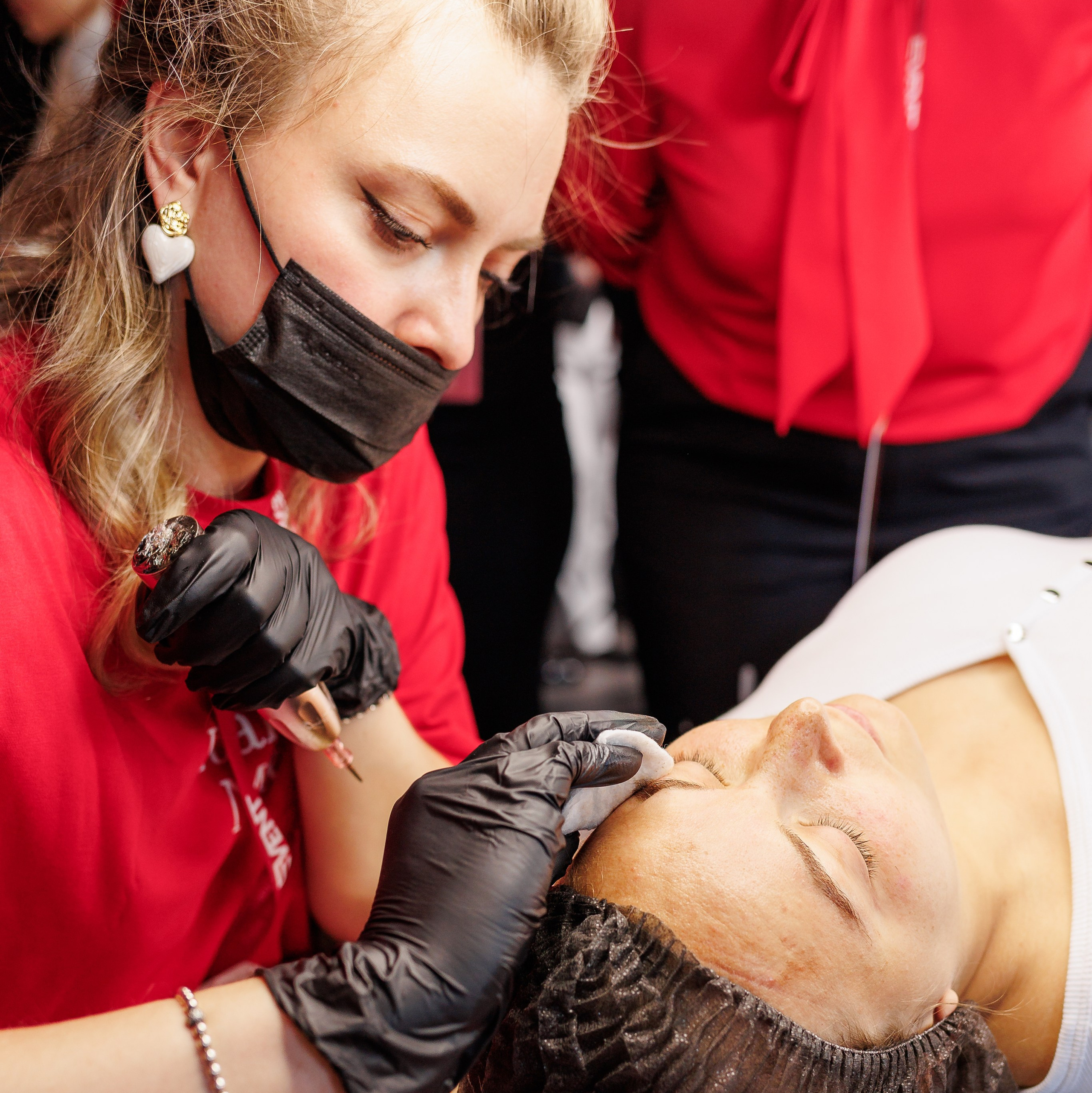 Натуральные брови за 8900р