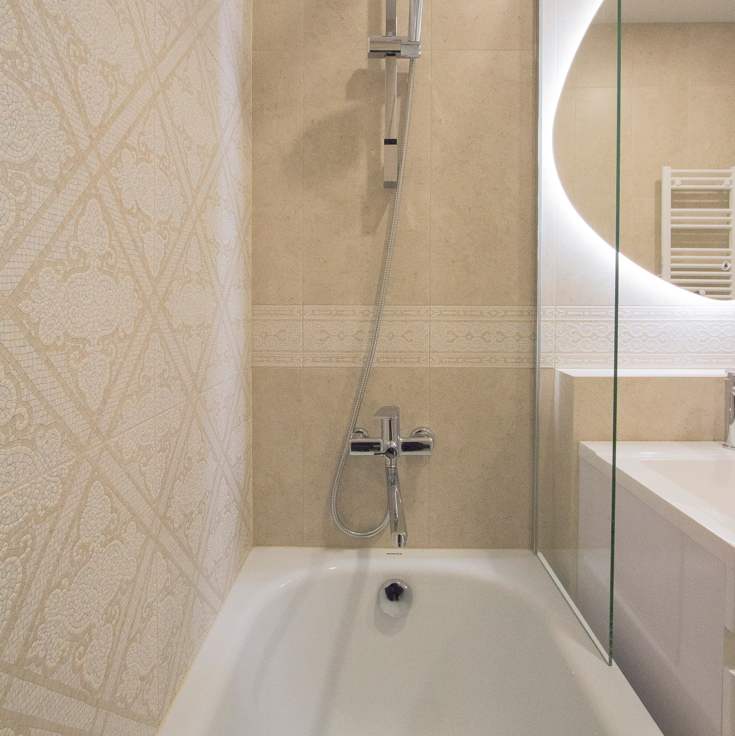 Дизайн ванной в бежевых теплых тонах в СПб