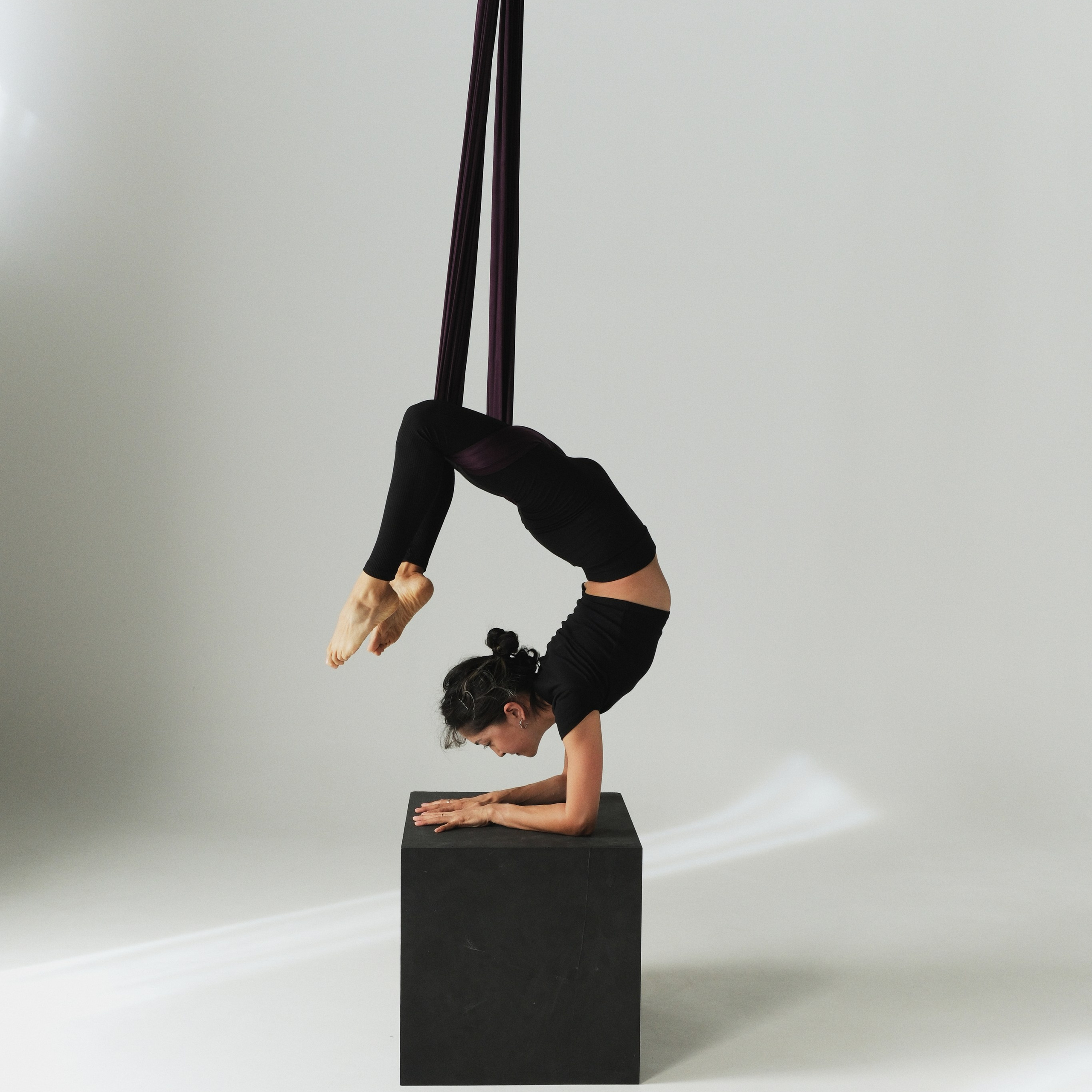 Флай йога, aerial yoga, аэро йога, связка в гамаке, позы в гамаке, aerial yoga exercise, fly yoga practice, fly yoga low, низкий гамак. Преподаю и провожу обучение по флай йоге