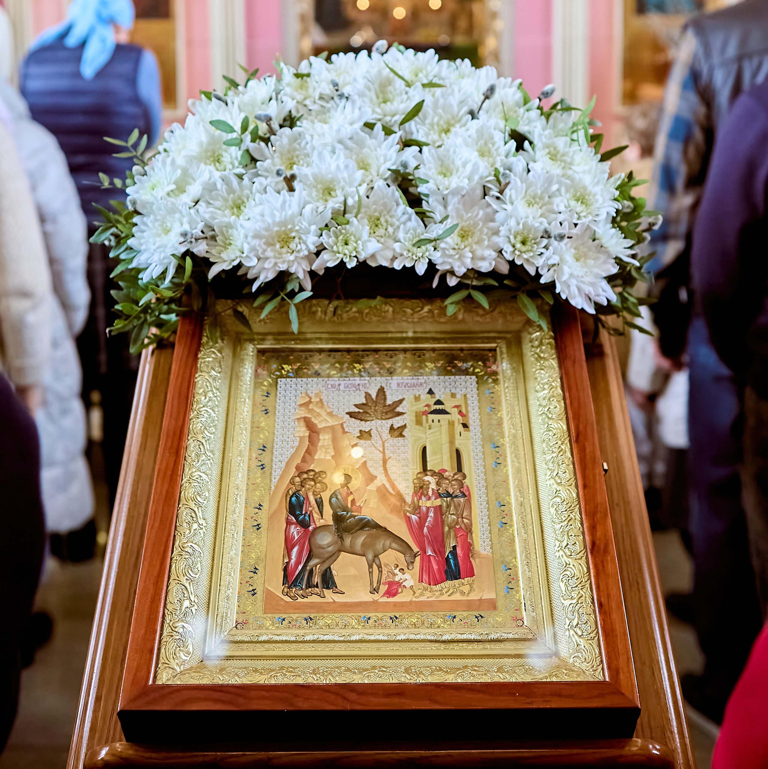 Фото в храме в праздничные дни