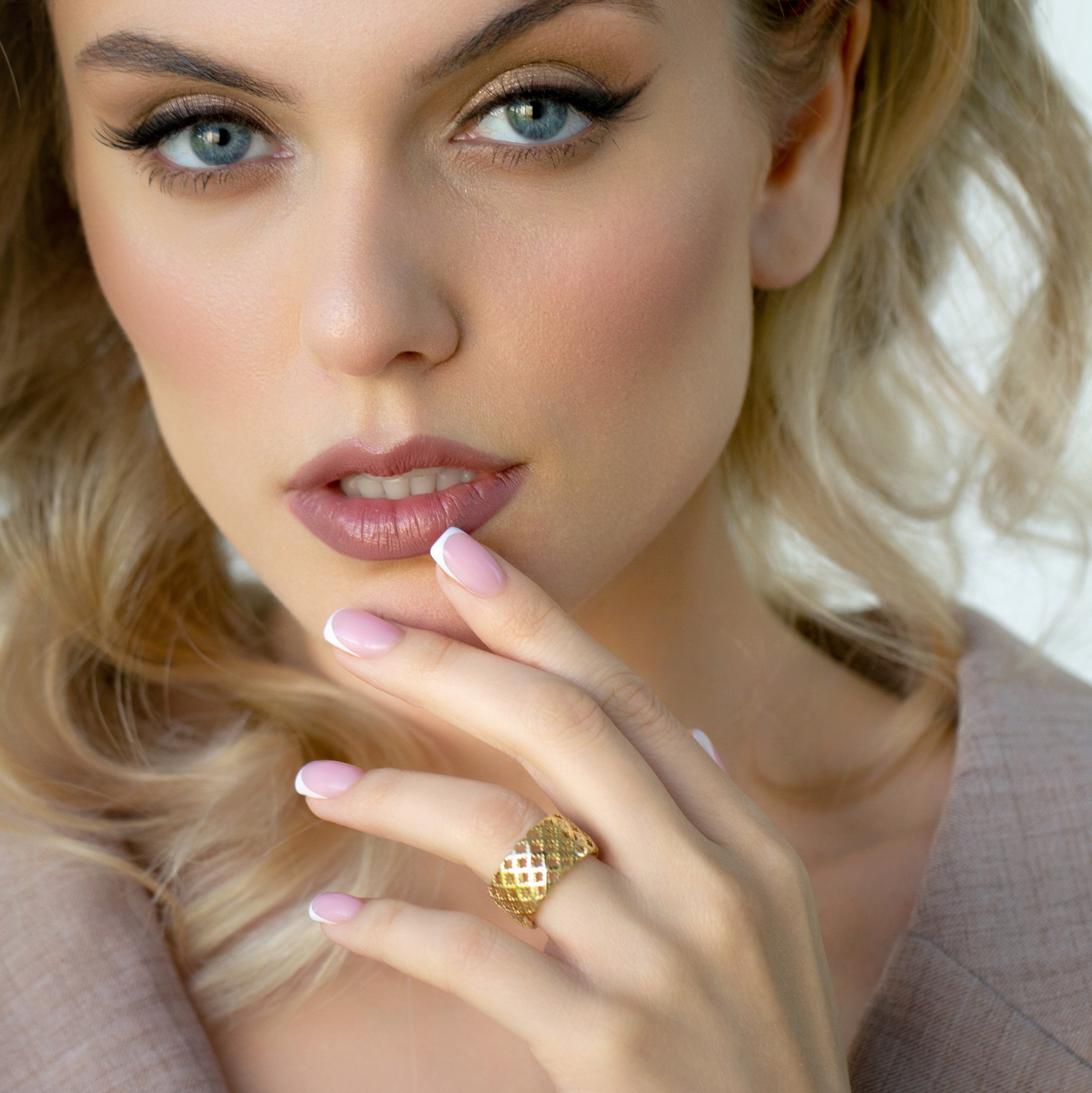 Фото. Фотограф ювелирных украшений в Санкт-Петербурге Воробьева Мария