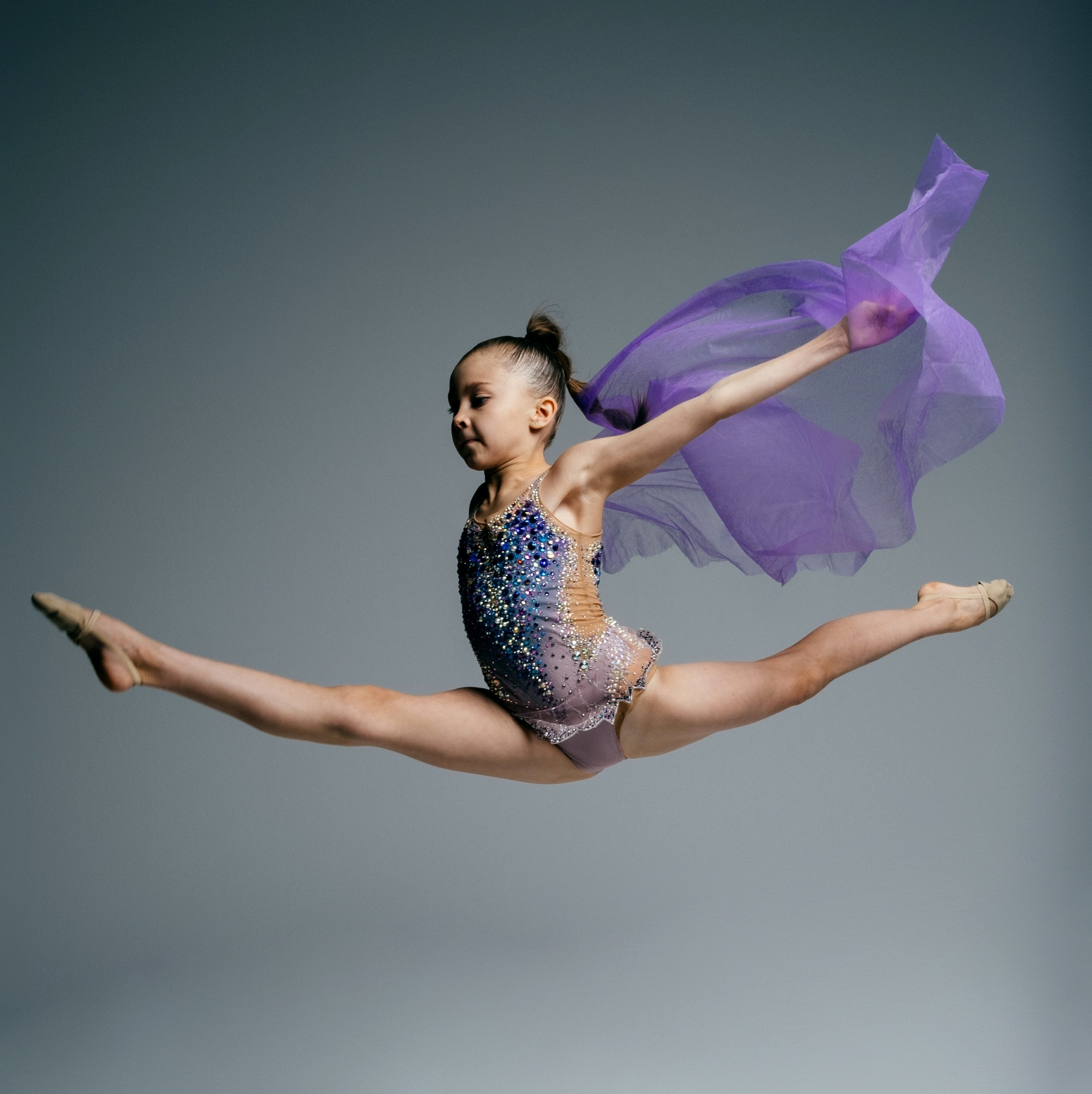 Анна Жагорина: фотосъемка контента на камеру в студии. художественная гимнастика