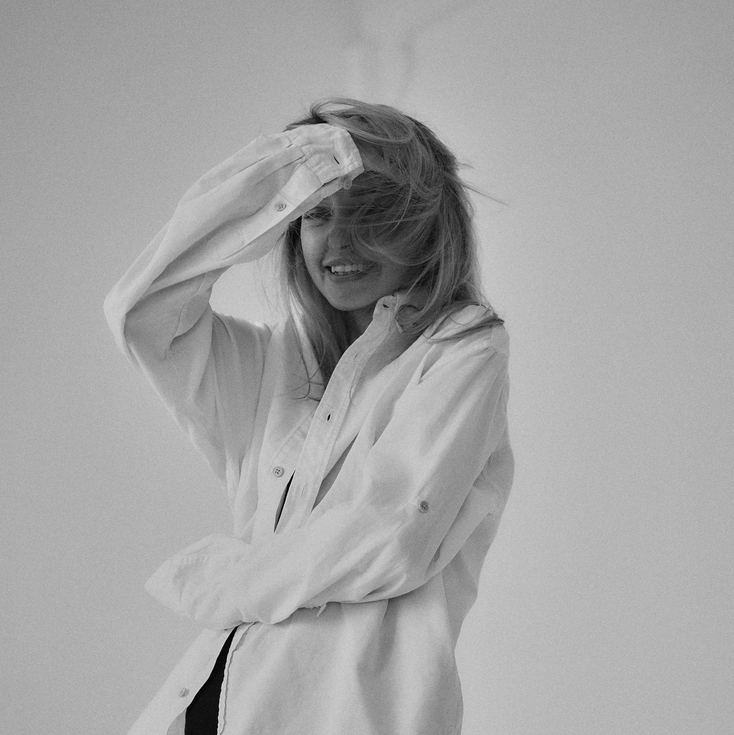 ЗНАКОМСТВО. ВИДЕОГРАФ, РЕЖИССЕР — КАТЯ ГУСЕВА