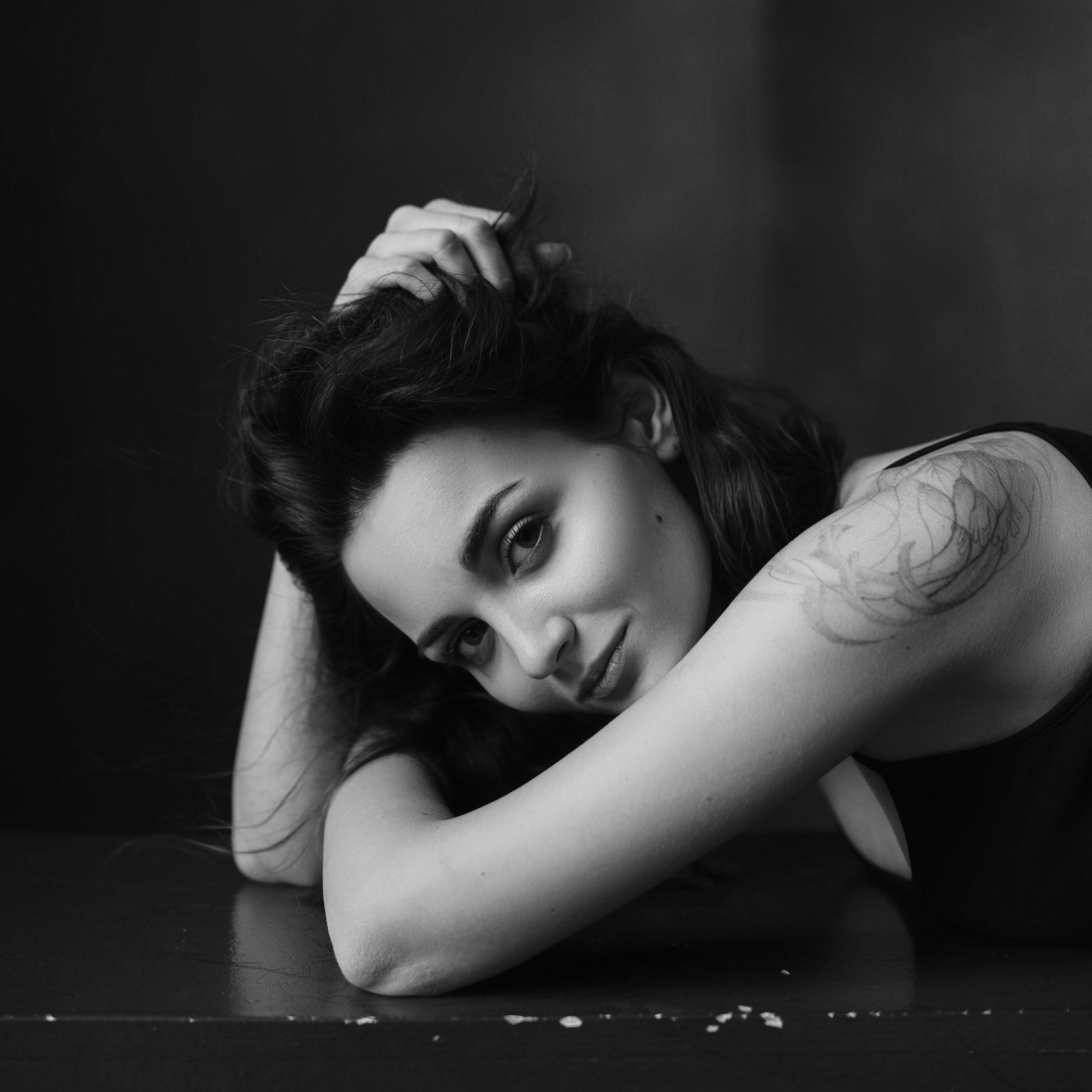 Контакты. Фото l Ретушь l Контент в Москве. Папина Марина