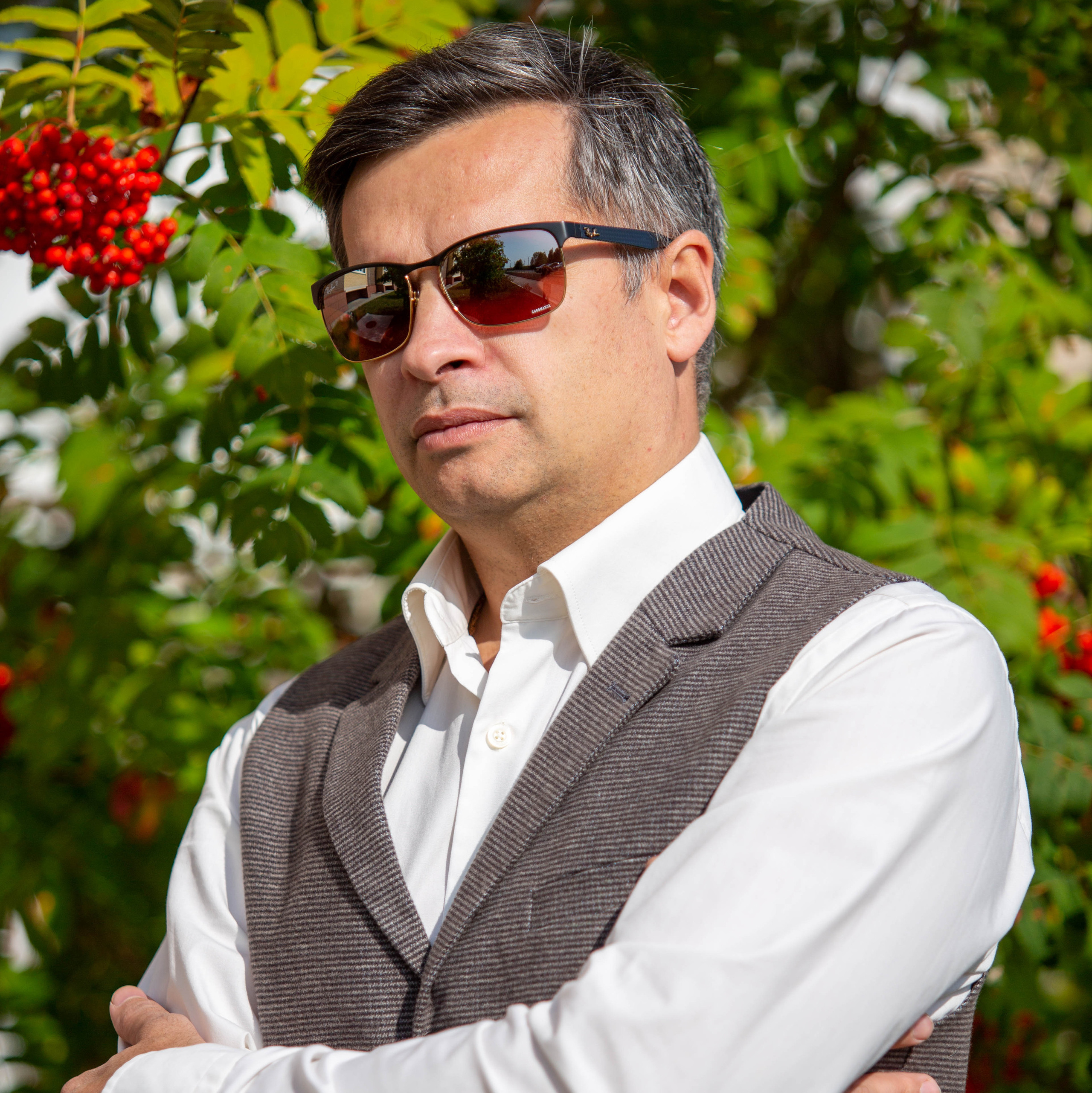 Контакты. Семейный, детский фотограф в г. Югорск Юрий Толкач