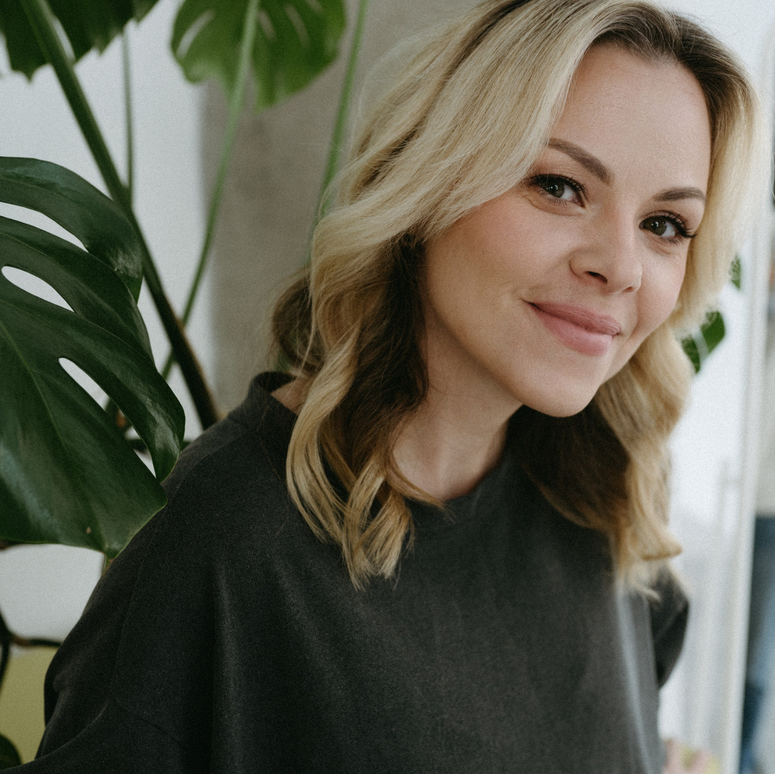 Наталья Мишина, фотограф в Москве. Соавтор проекта ИНфото - напечатанные и оформленные уникальные пленочные и цифровые фотографии для индивидуального декорирования интерьеров.