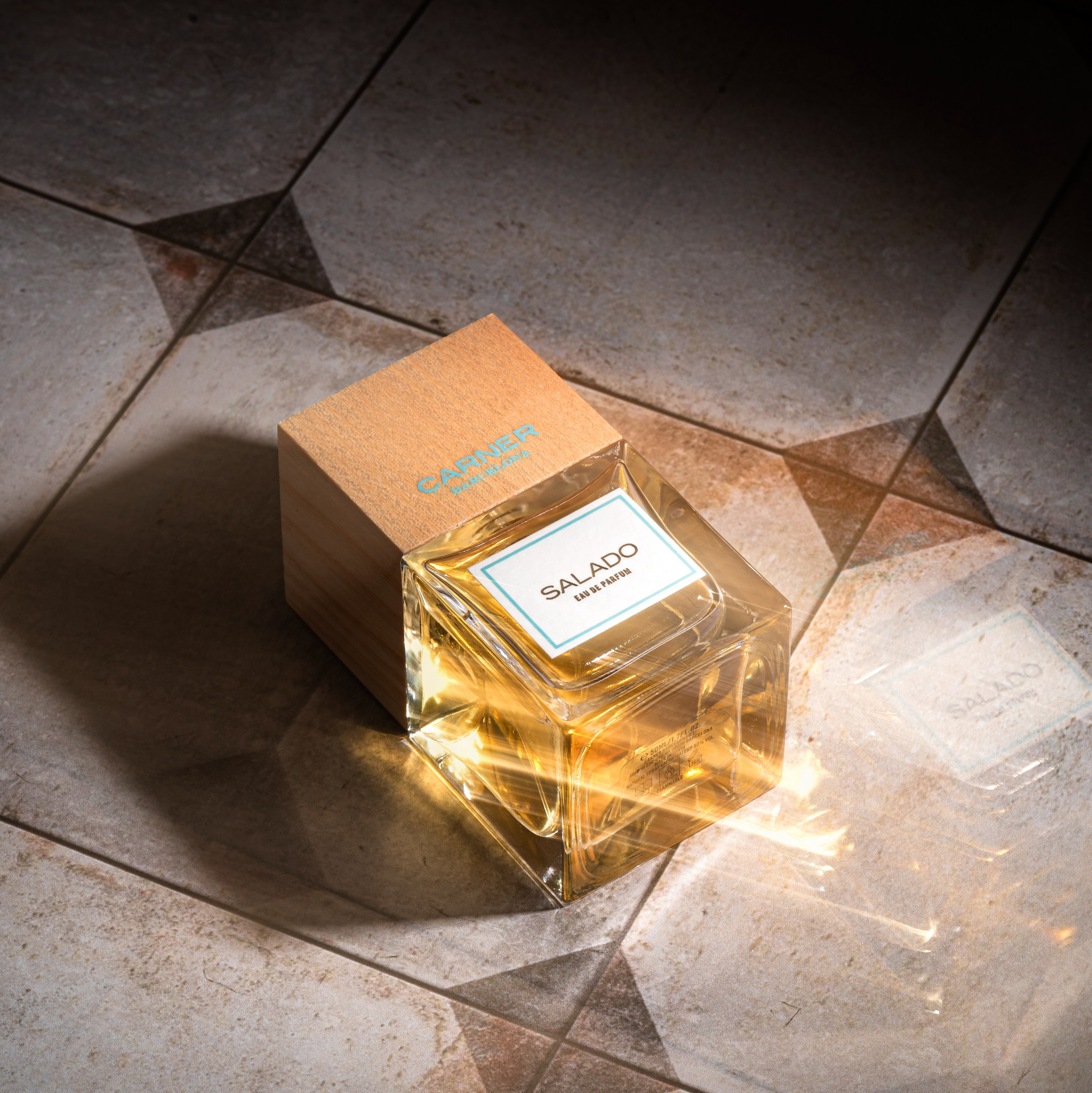 Том-ям в азиатском стиле. Съемка блюда для меню и рекламы. 