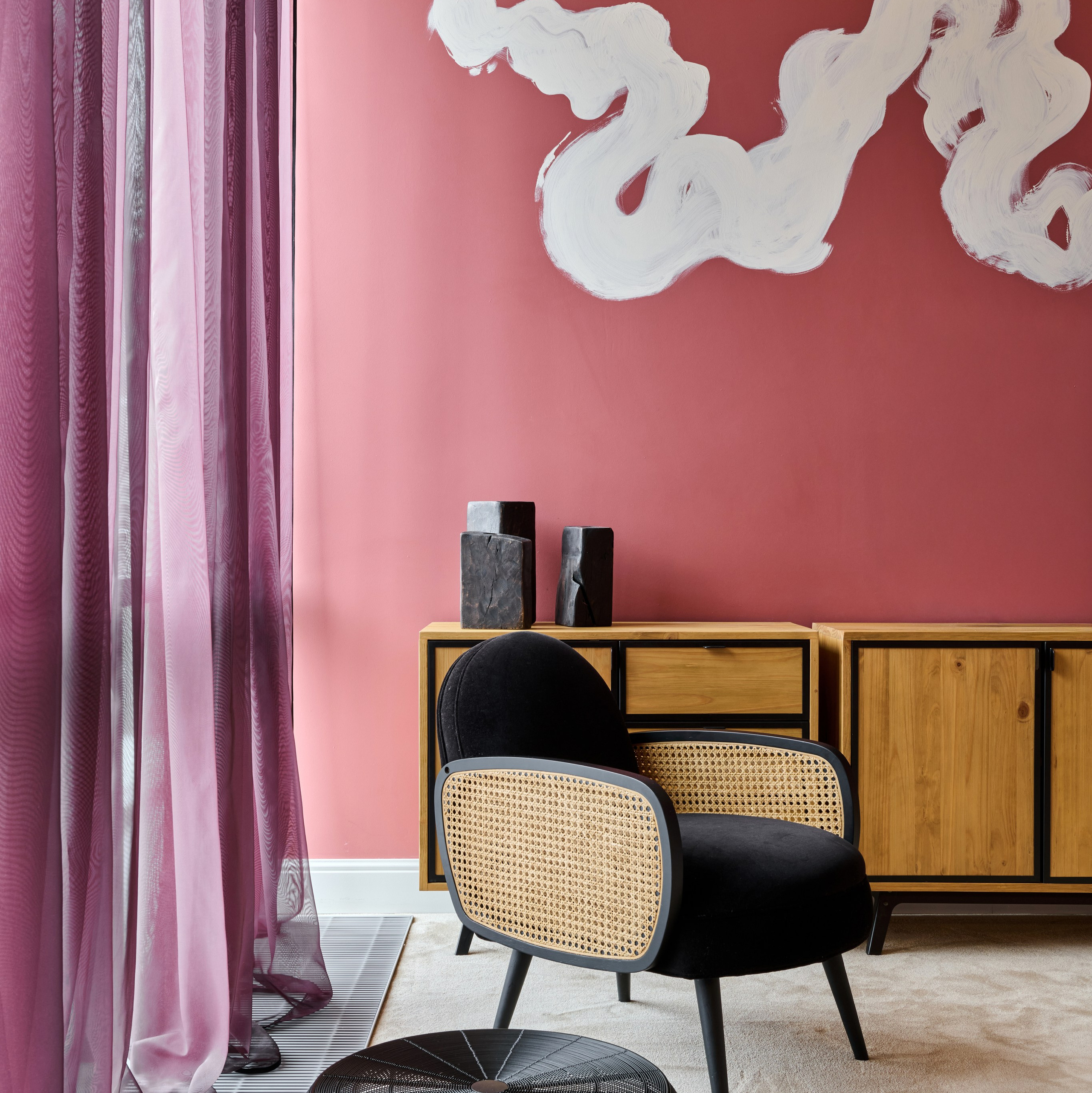 Интерьерная деталь: акцентная стена, мебель, свет, Москва