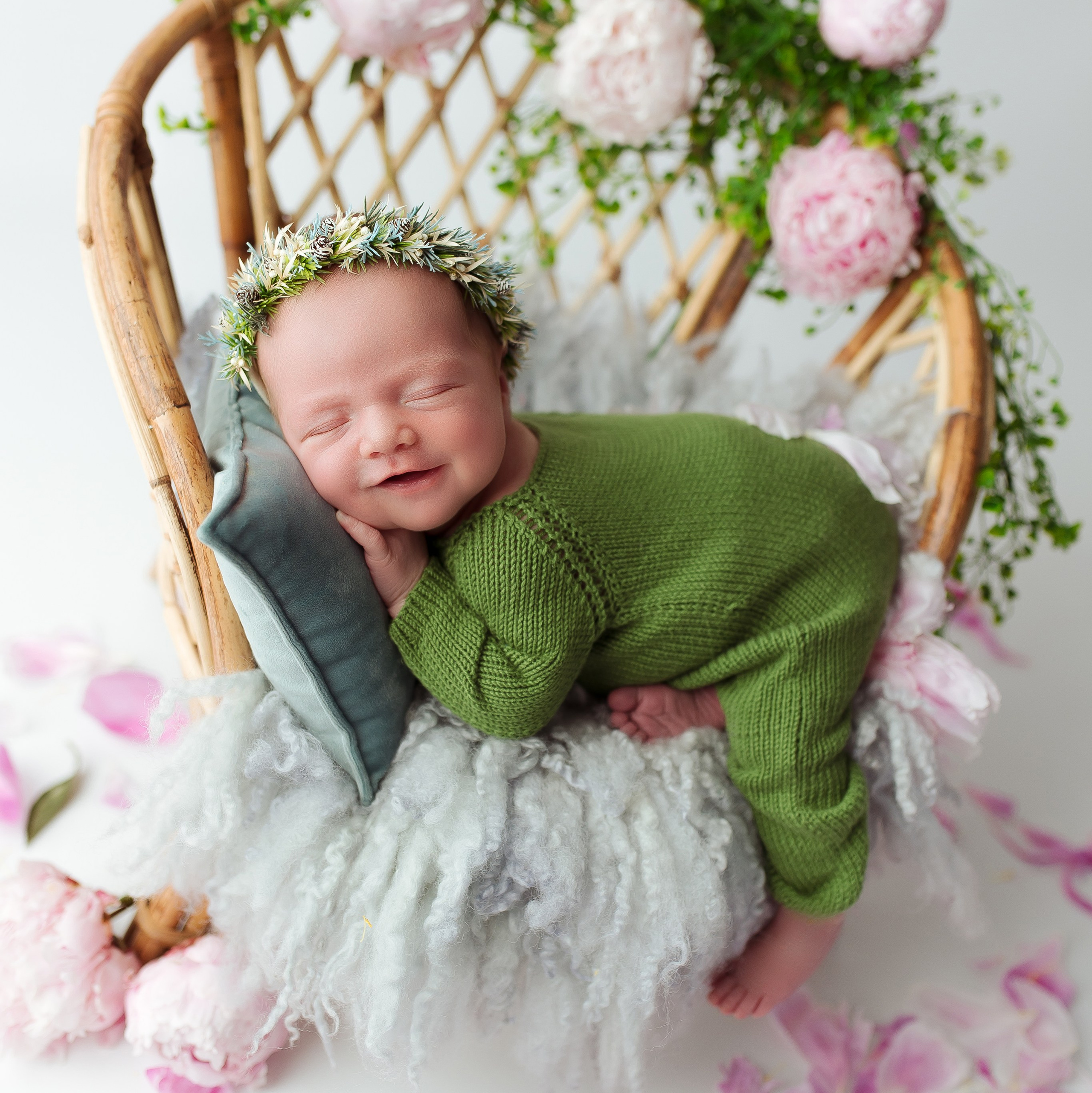 Новорожденные. Детский фотограф новорожденных Москва. годики под ключ. своя студия