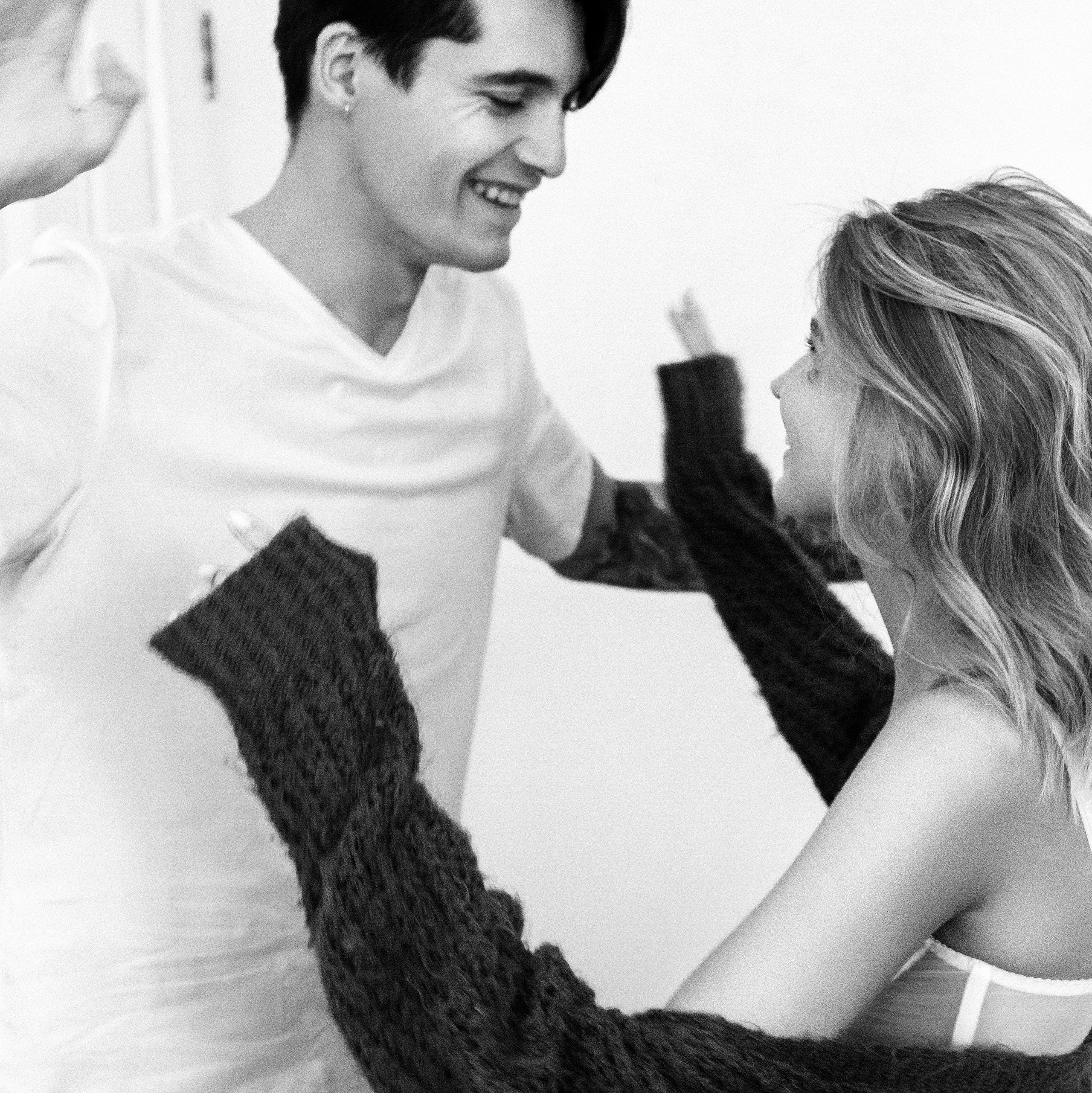 студиная фото сессия индивидуальная для девушек мужчин парней семьи детская брэндов и магазинов от профессионального фотографа в москве с индивидуальной проработкой идей локации и образов под ключ классический портрет в студии на циклораме фотограф москва с большим опытом съемка беременной фото сессии бьюти портрет фэшин съемка