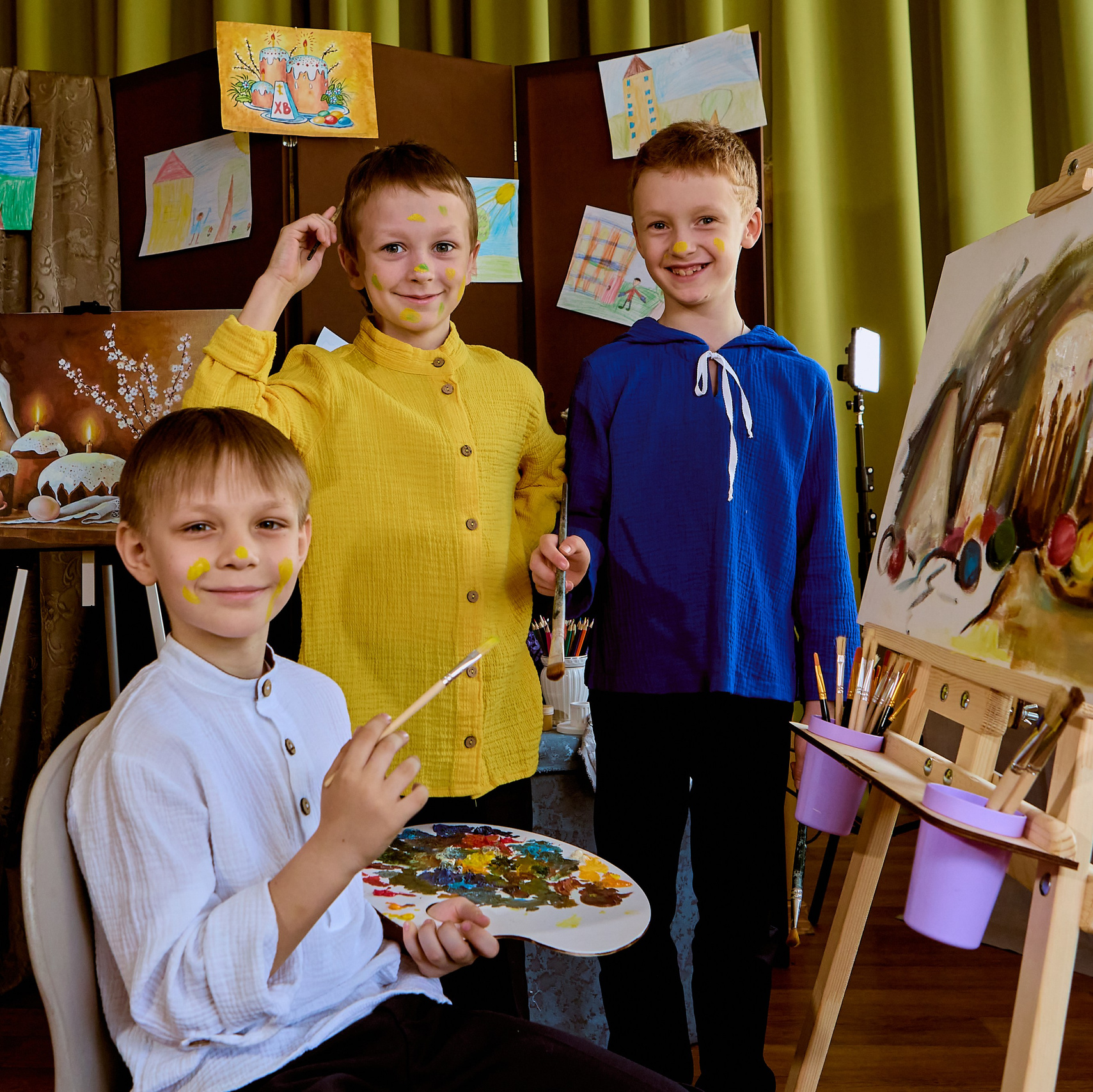 Детская фотосессия Художники в Дзержинске для учеников первого класса