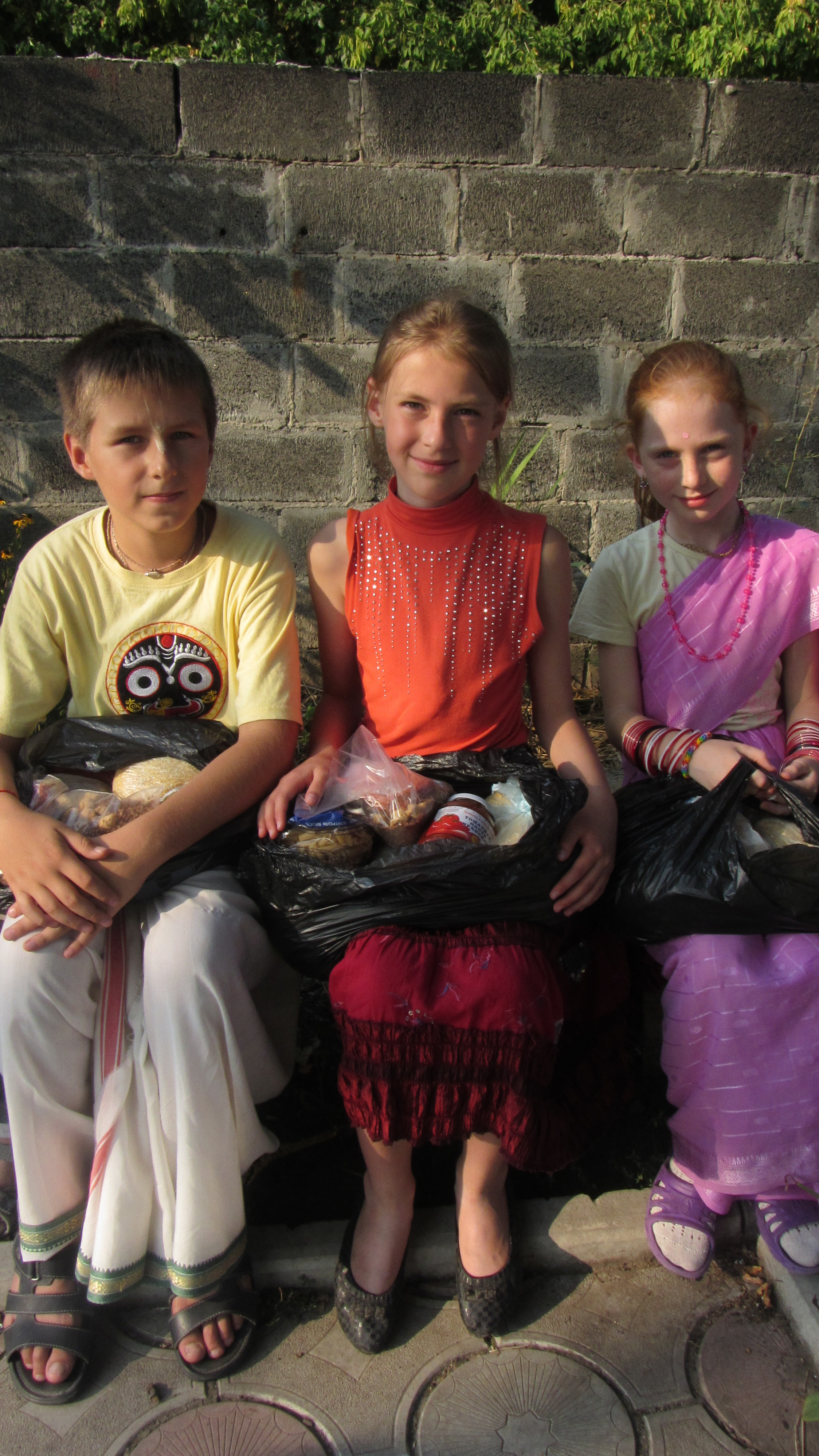 5 сентября около 50 донецких детей получили гуманитарную помощь. Пища для Жизни