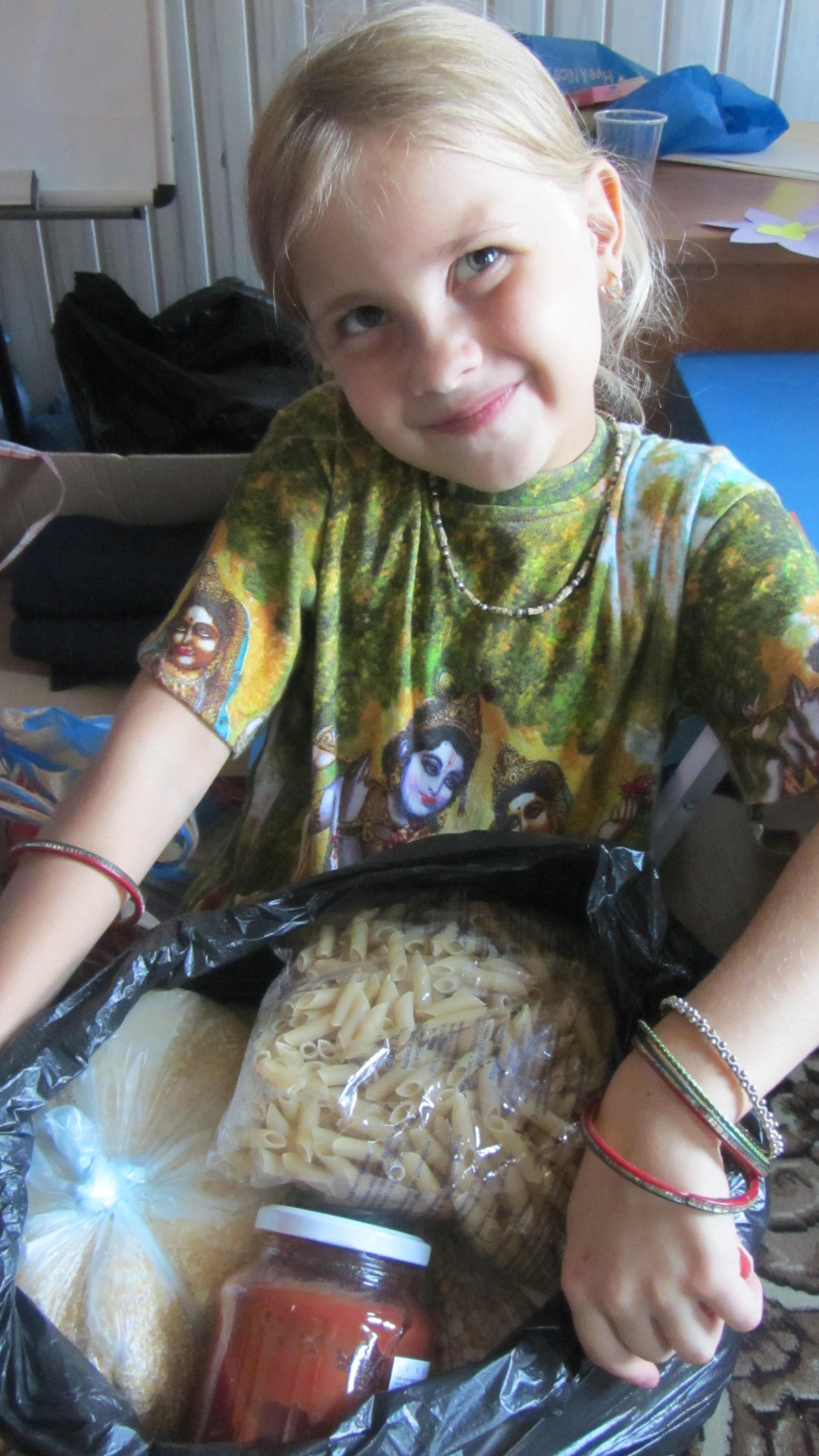 5 сентября около 50 донецких детей получили гуманитарную помощь. Пища для Жизни