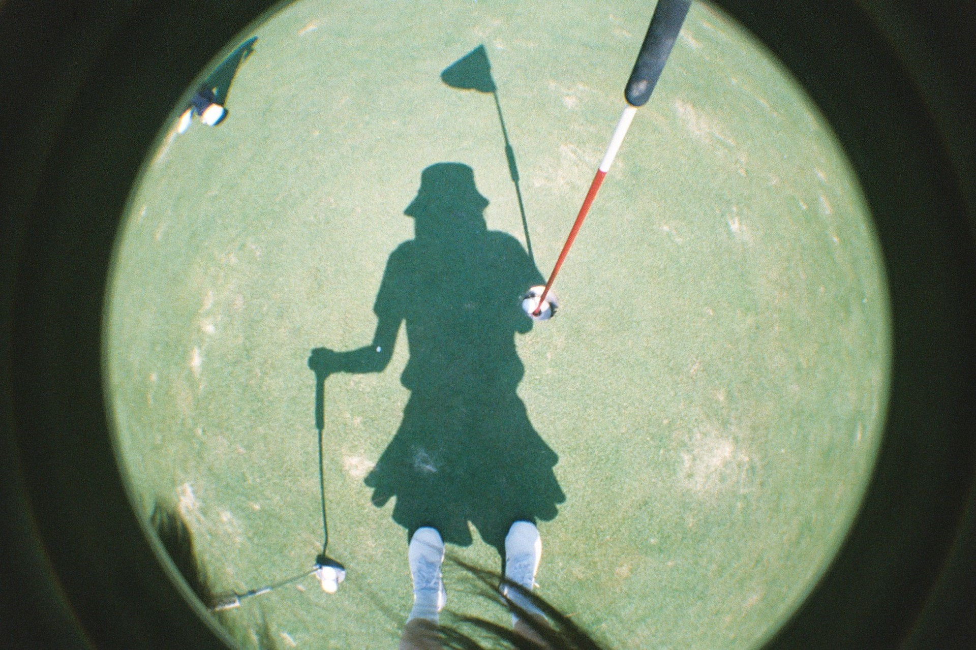 Для пленочной камеры типа «рыбий глаз» Lomography доступен новый цвет. Фотограф — видеограф в Москве Дмитрий Менделеев