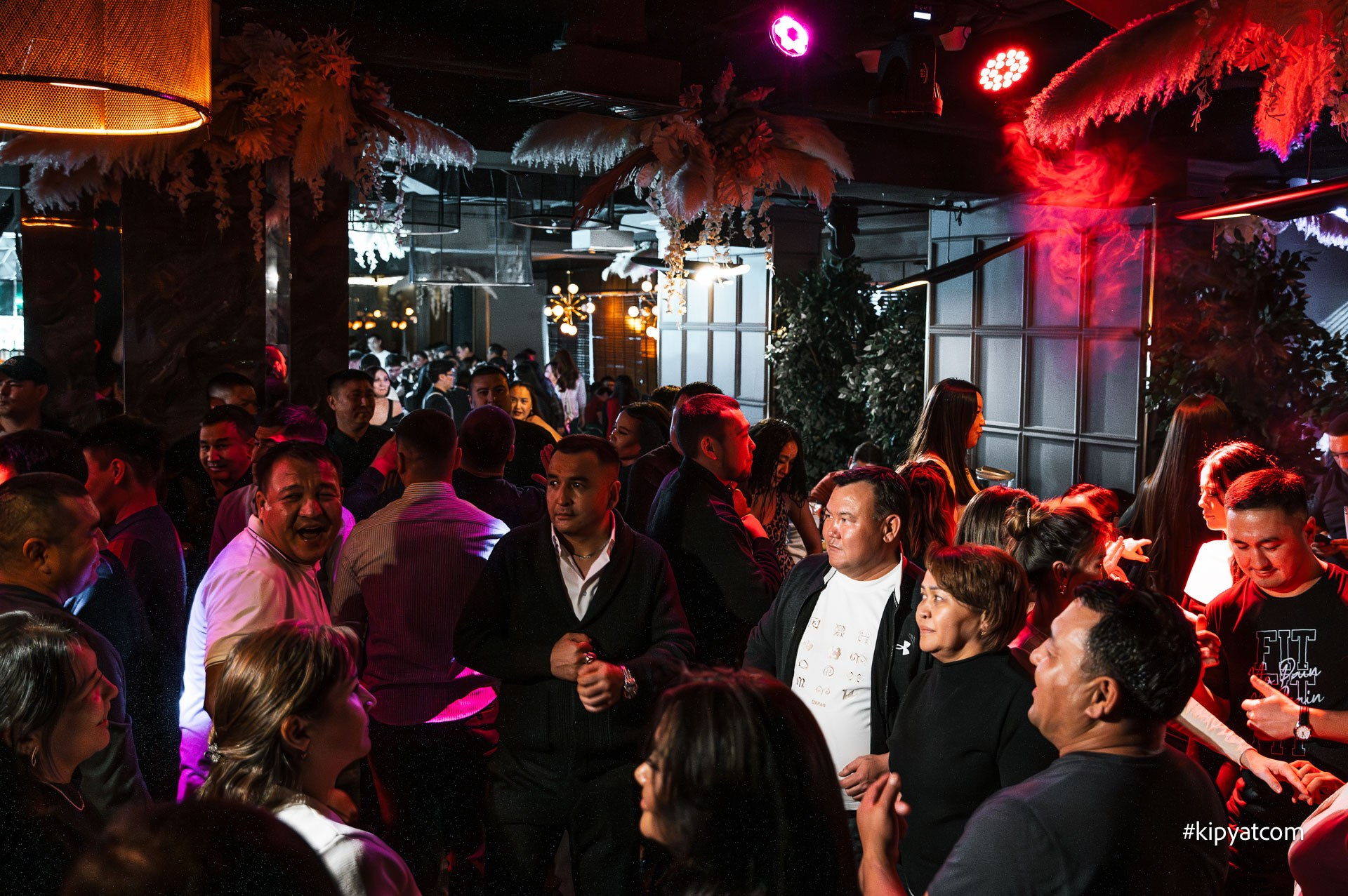 Панаехали бц Москва. Астана Кипятком