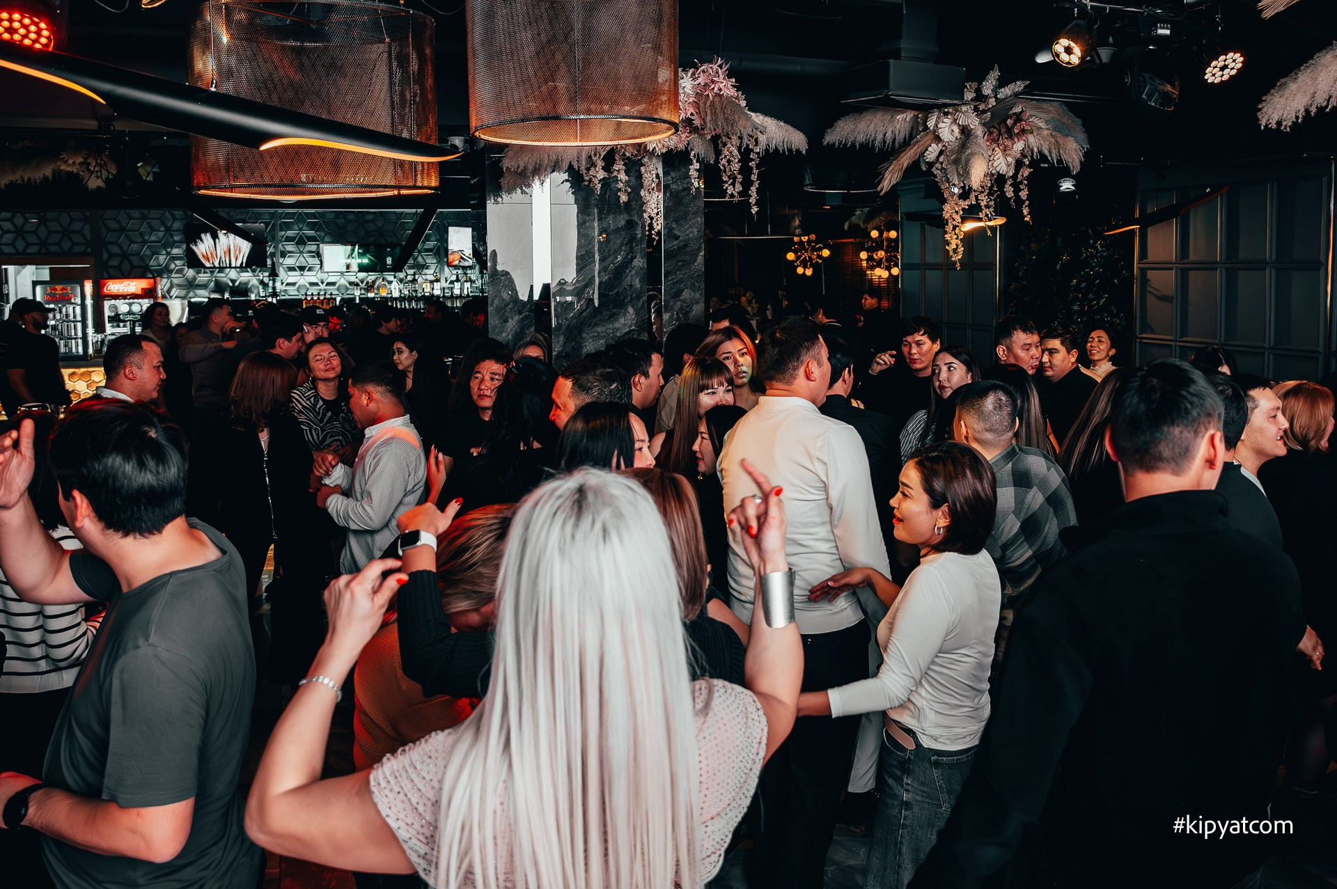 Панаехали бц Москва. Астана Кипятком