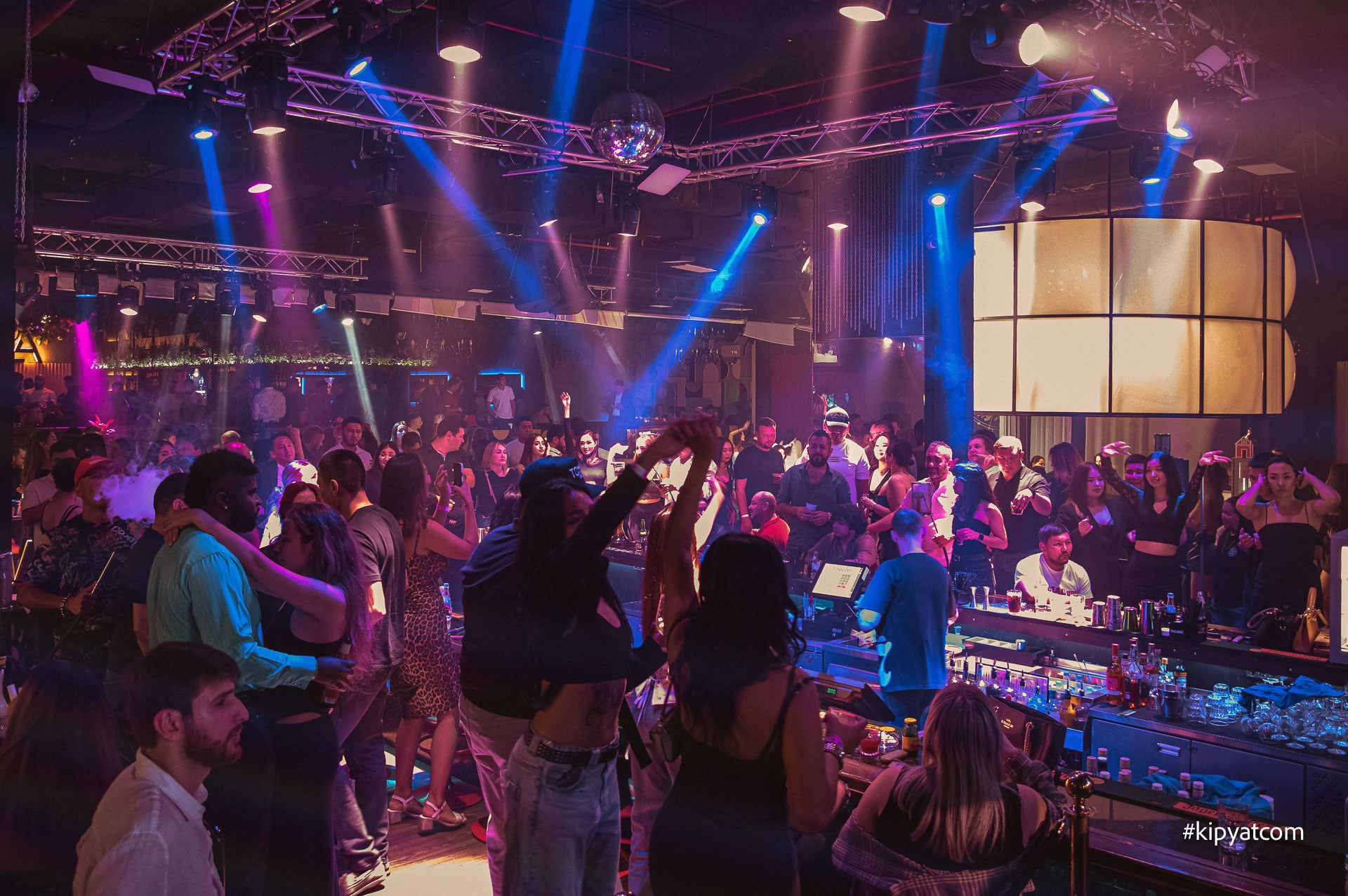 Bla Bla Bar. Астана Кипятком