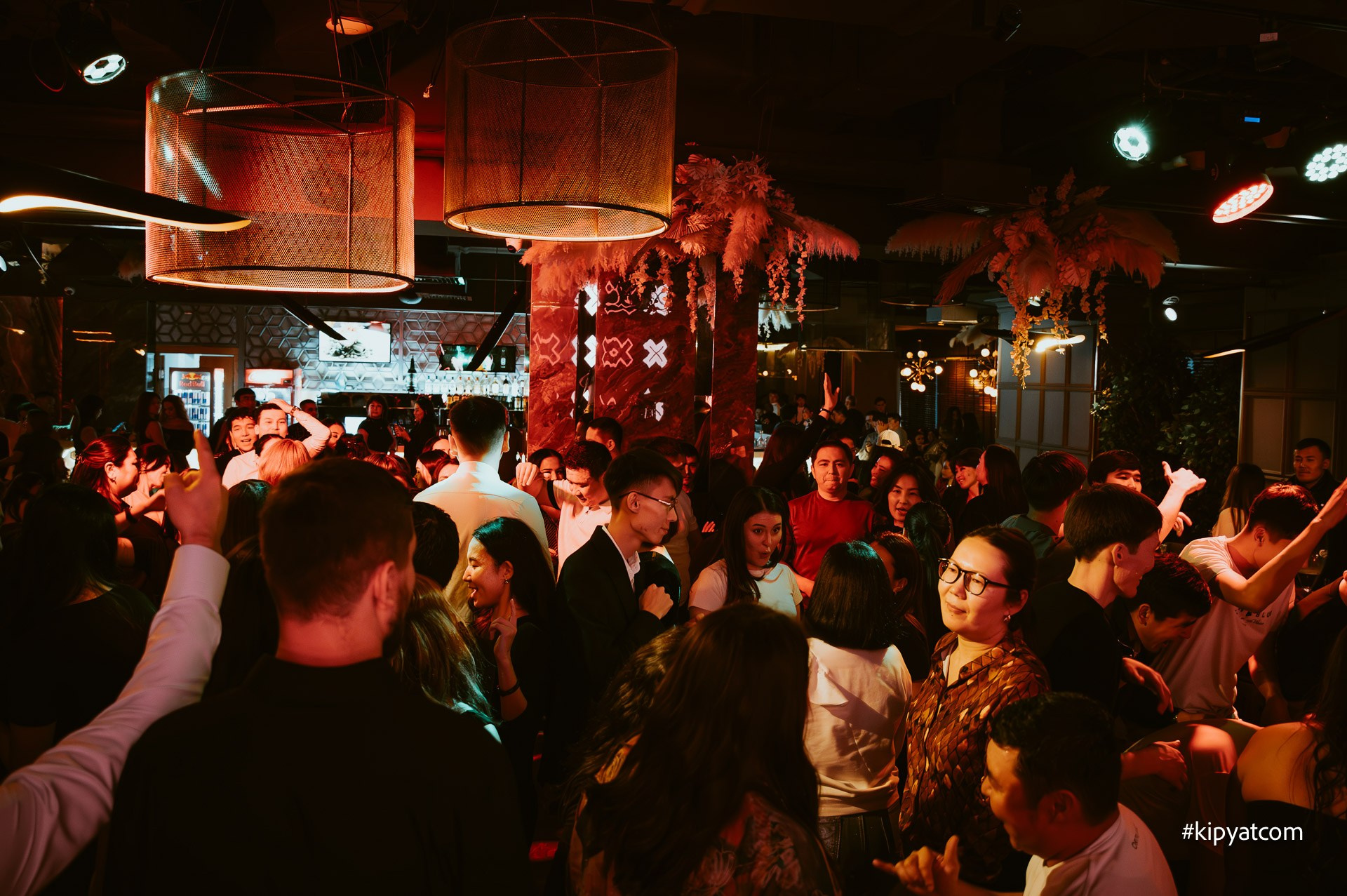 Панаехали бц Москва. Астана Кипятком