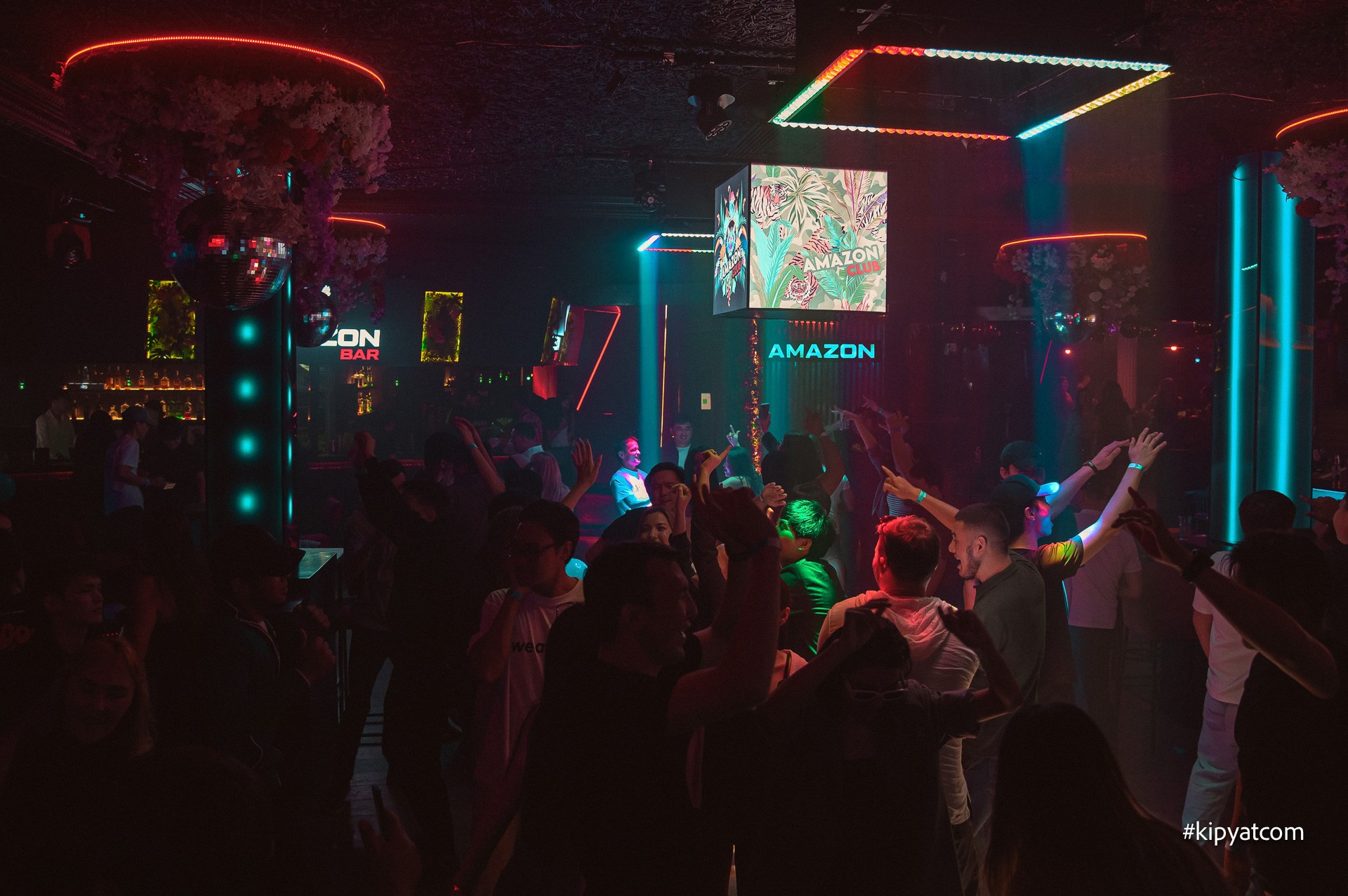 Amazon. Астана Кипятком