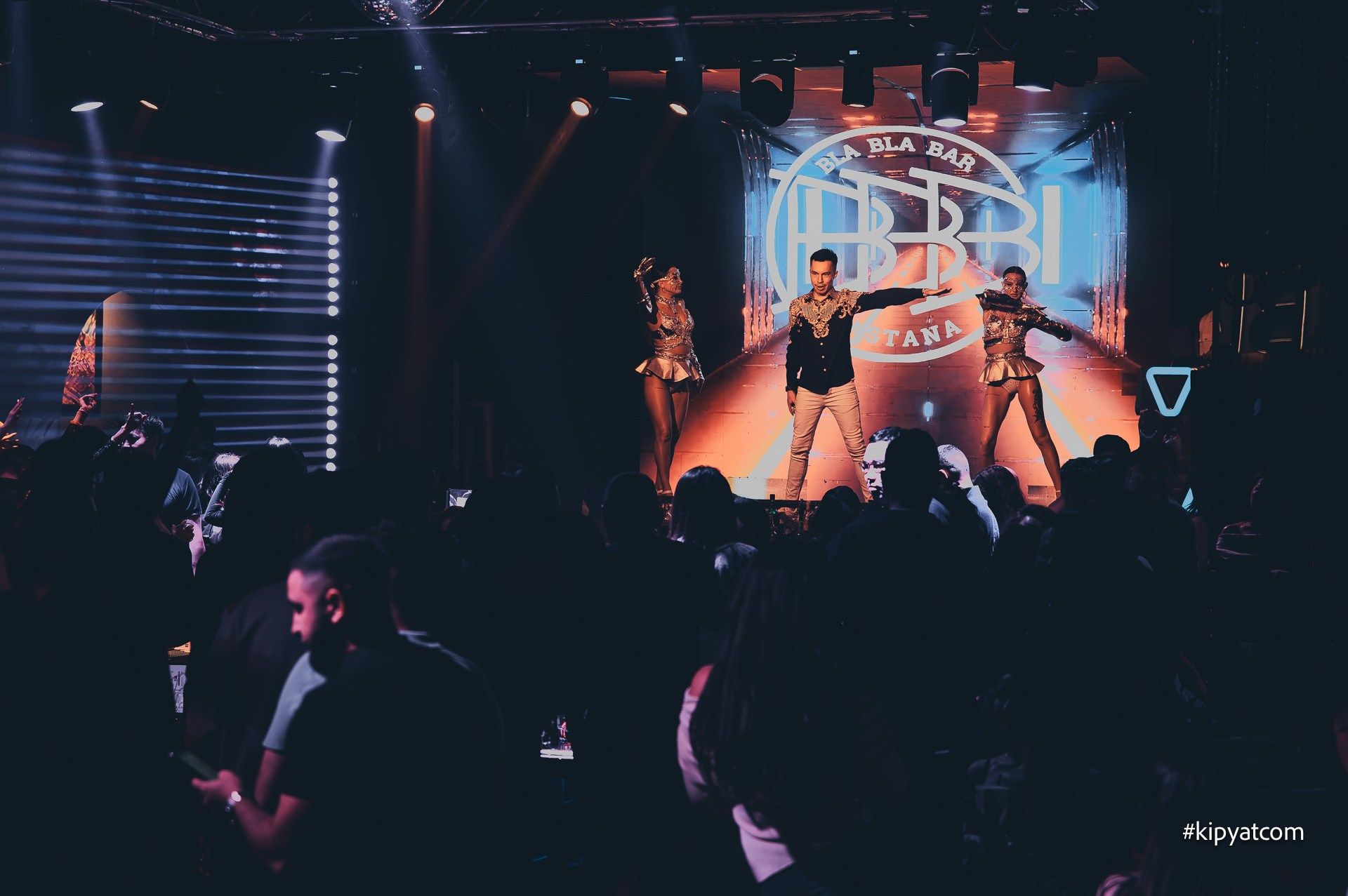 Bla Bla Bar. Астана Кипятком