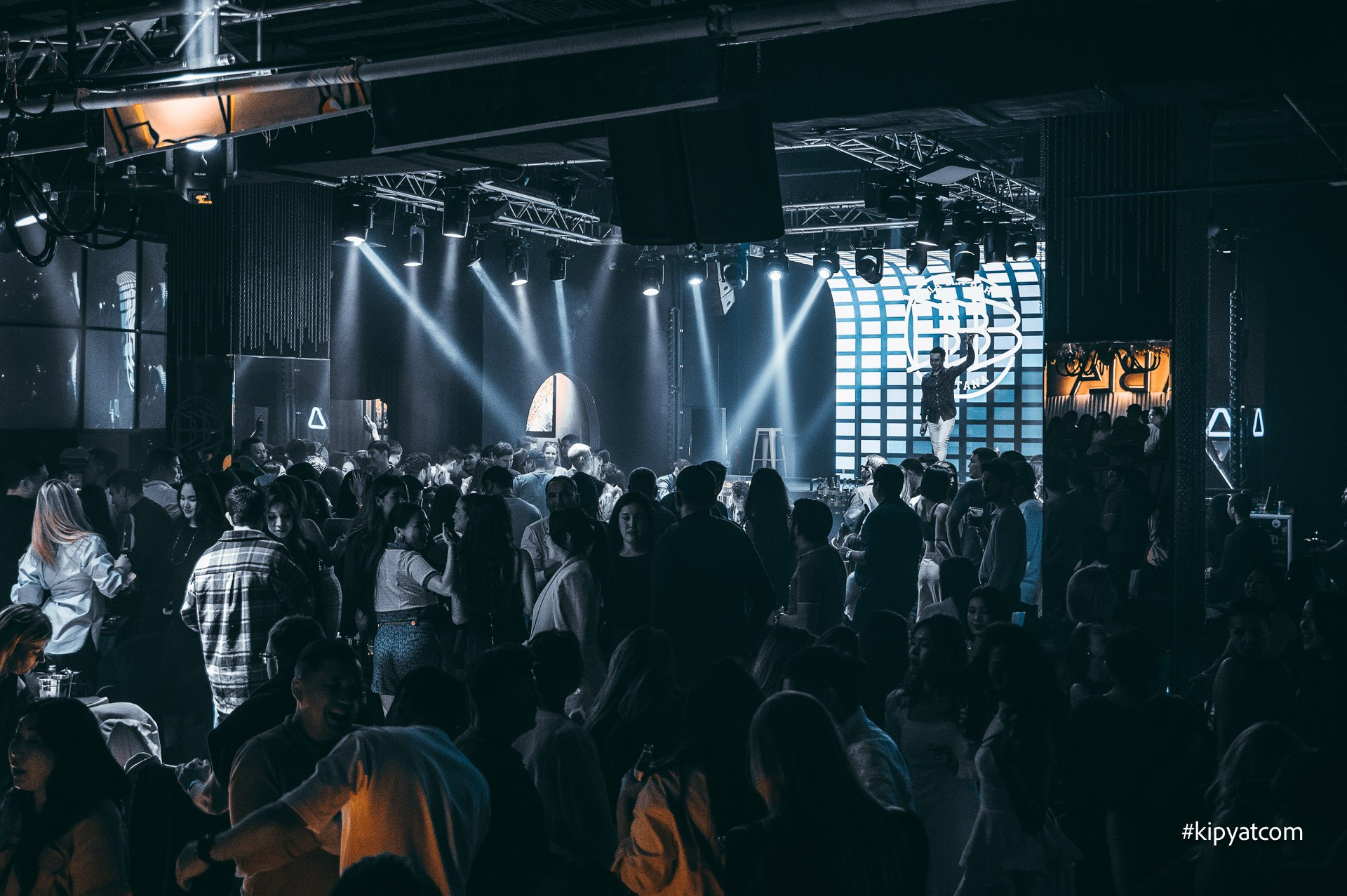 Bla Bla Bar. Астана Кипятком