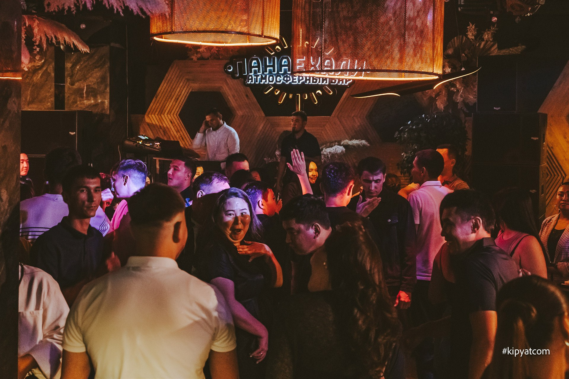 Панаехали бц Москва. Астана Кипятком