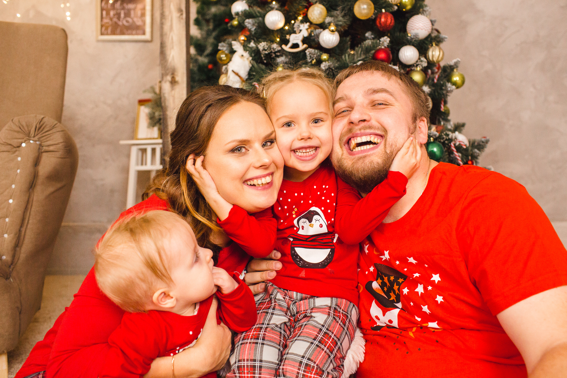 Семейная фотосъемка. Destination wedding photographer in Iceland, Spain, Italy, Greece and