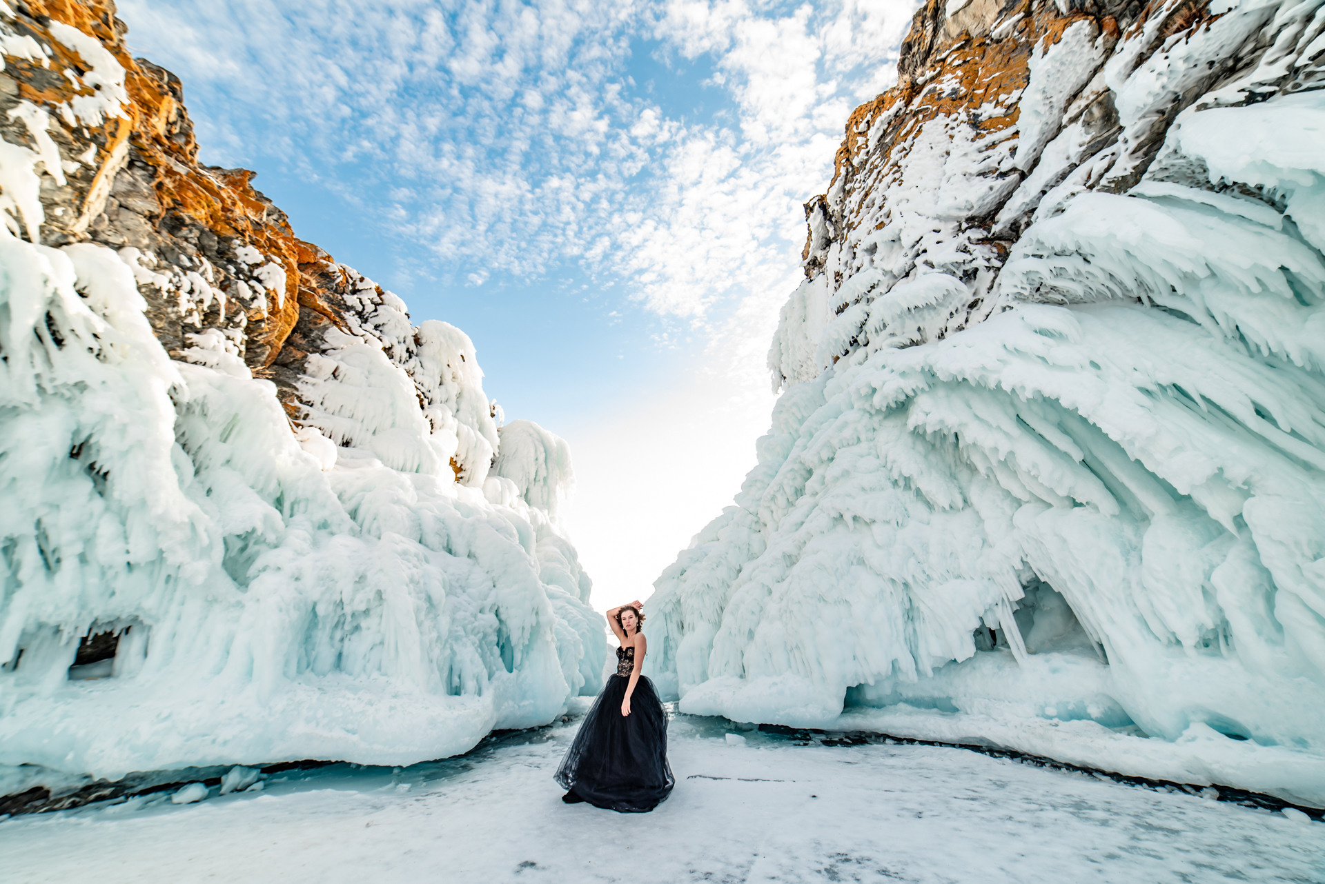 Фотосессия на ледяном Байкале