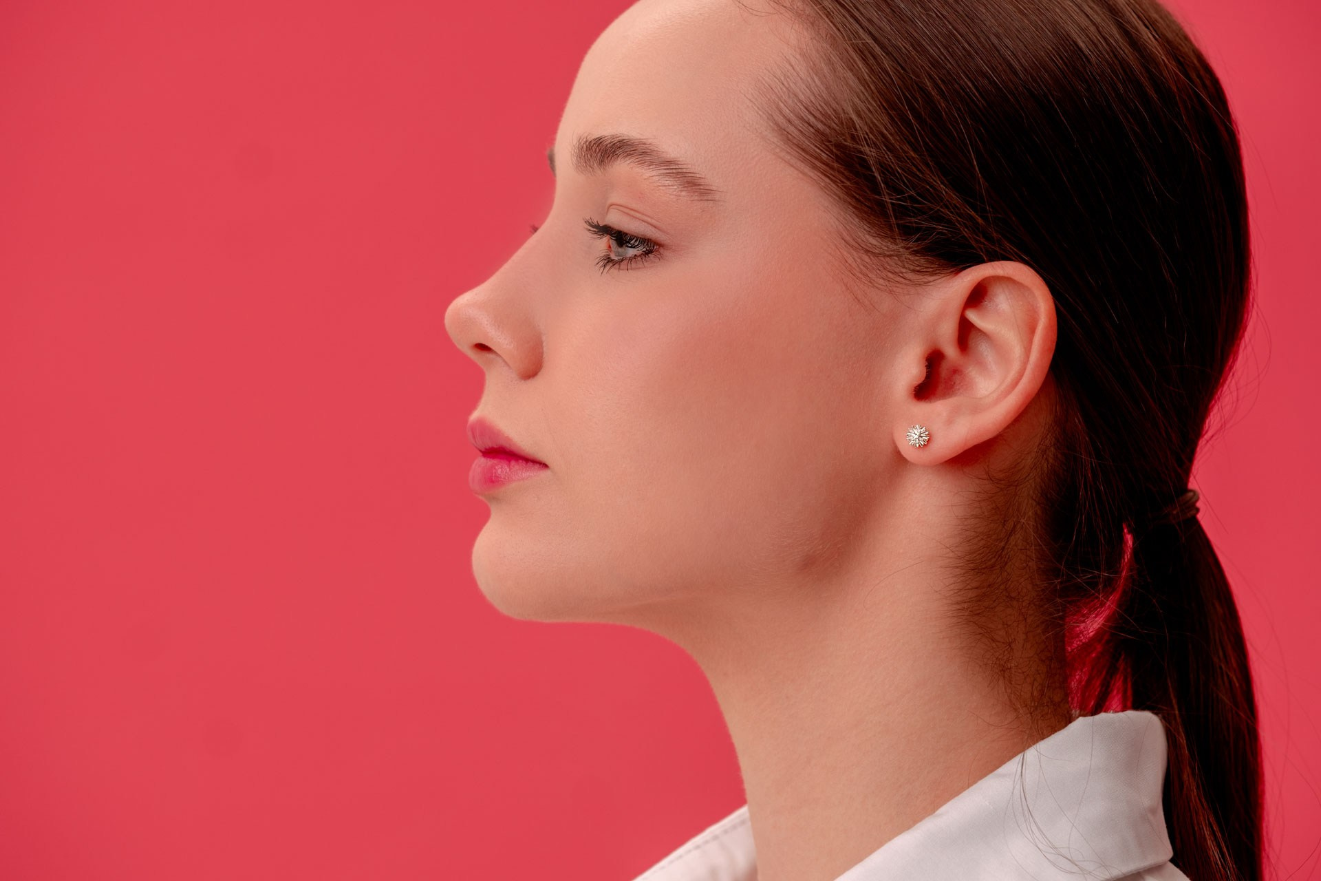 Съемка миниатюрных сережек в Петербурге. Фотосессия для маркетплейсов