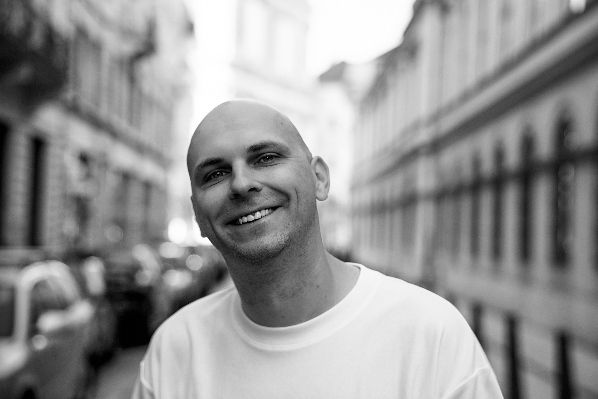 Photographer based in Budapest. portrait photo , wedding photo , commercial , business portrait, love story , women portrait , men portrait