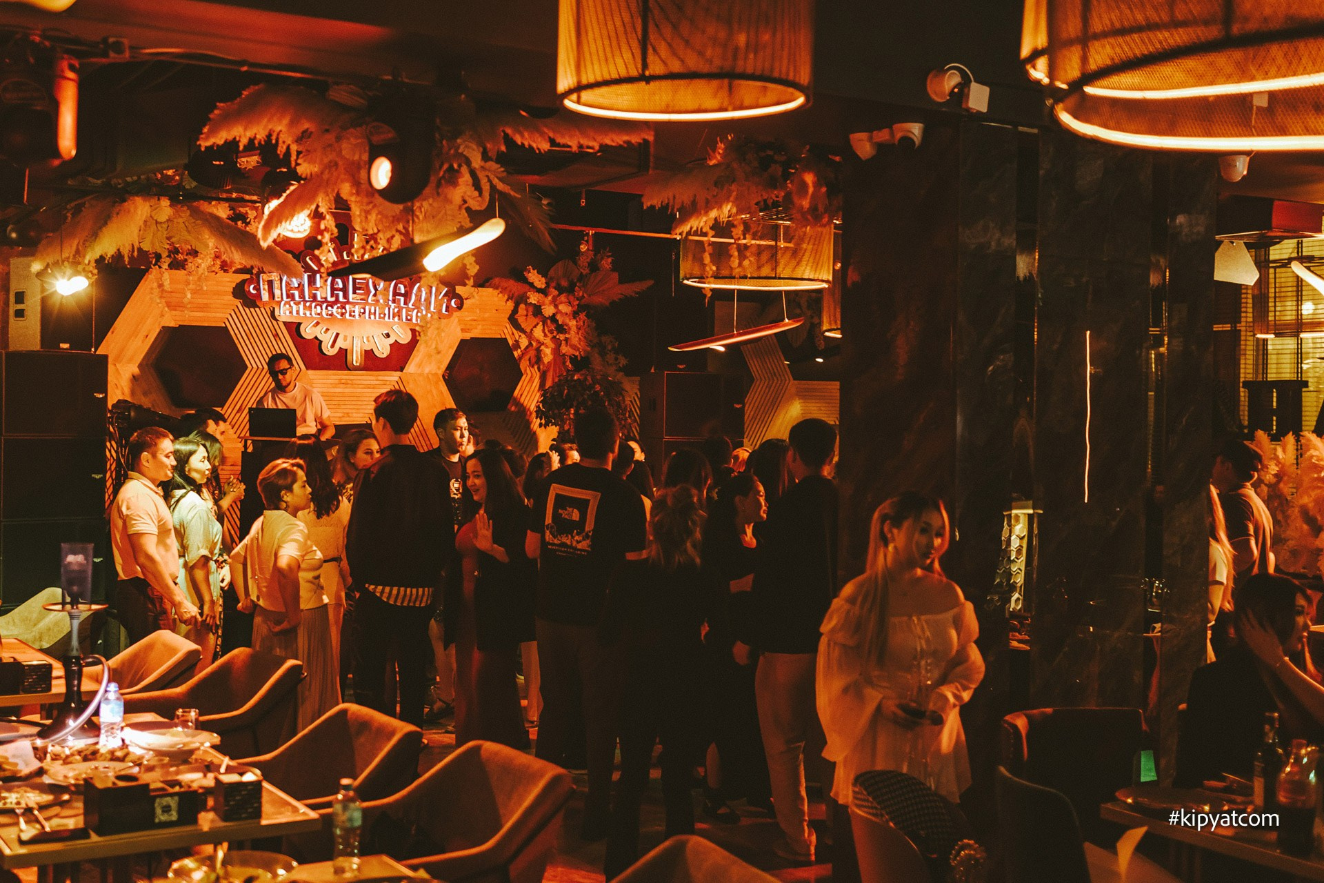 Панаехали бц Москва. Астана Кипятком