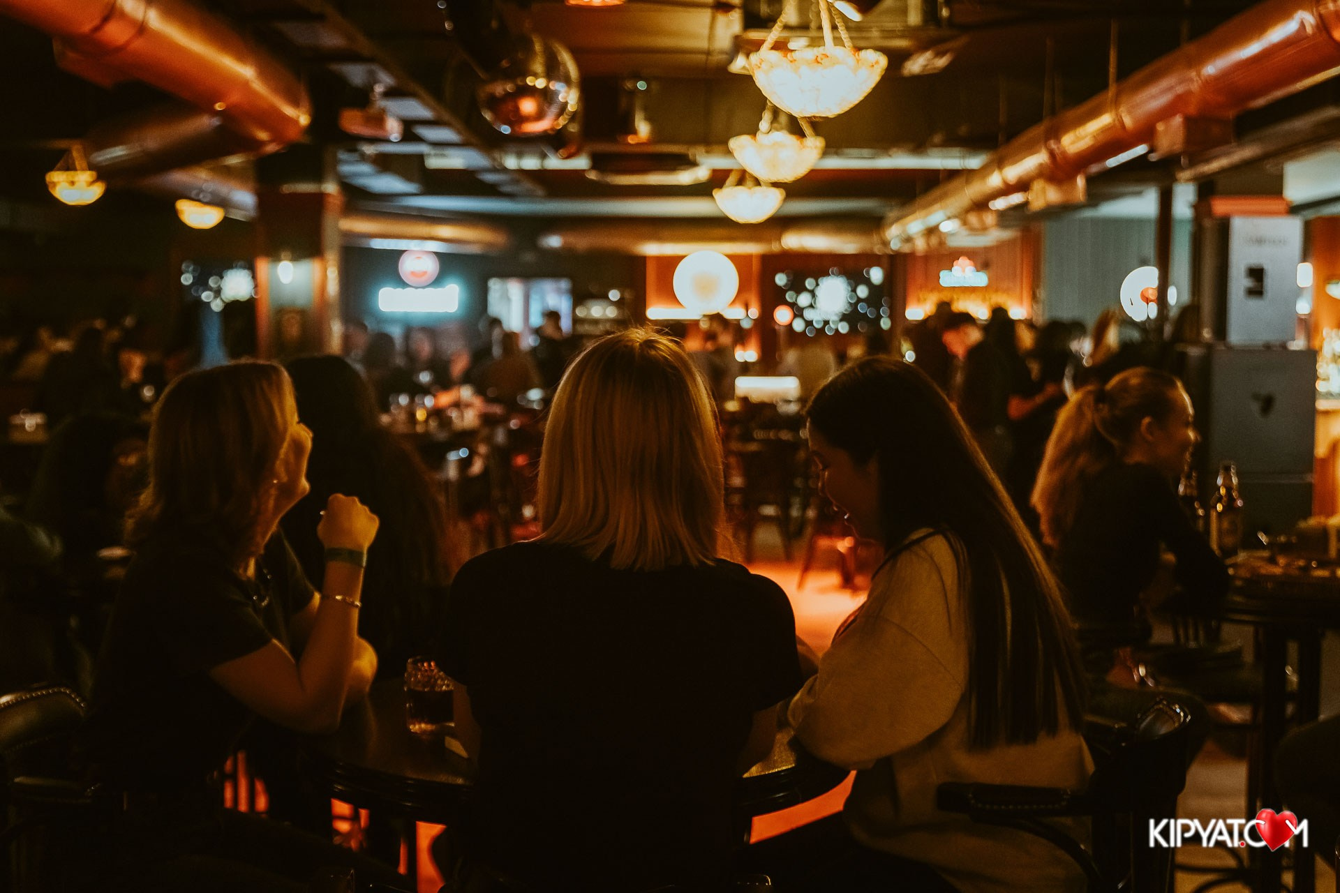 Harat`s Irish Pub. Астана Кипятком