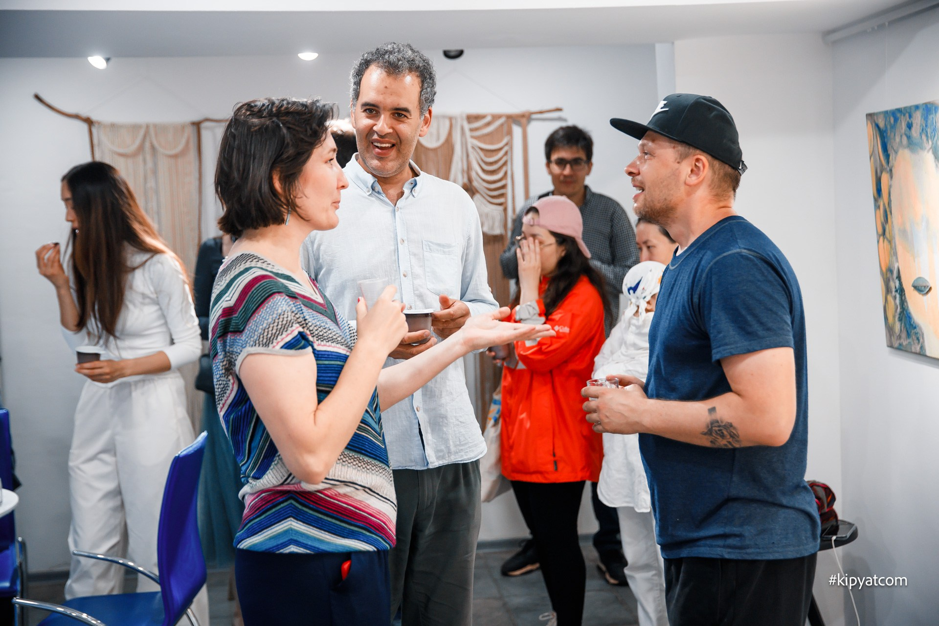 Открытие галереи 1.5 idea art gallery. Астана Кипятком