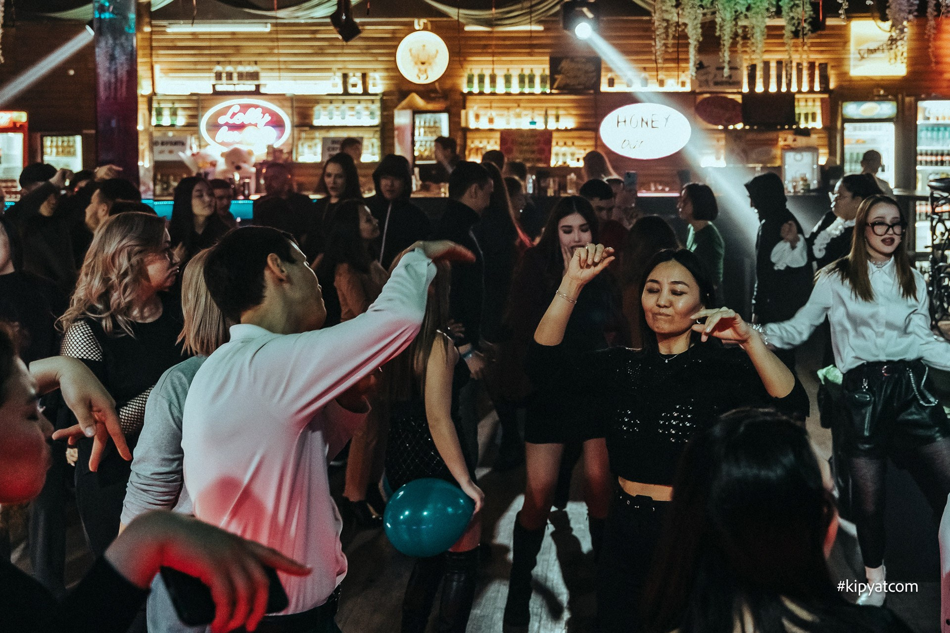 Amazon night club. Астана Кипятком