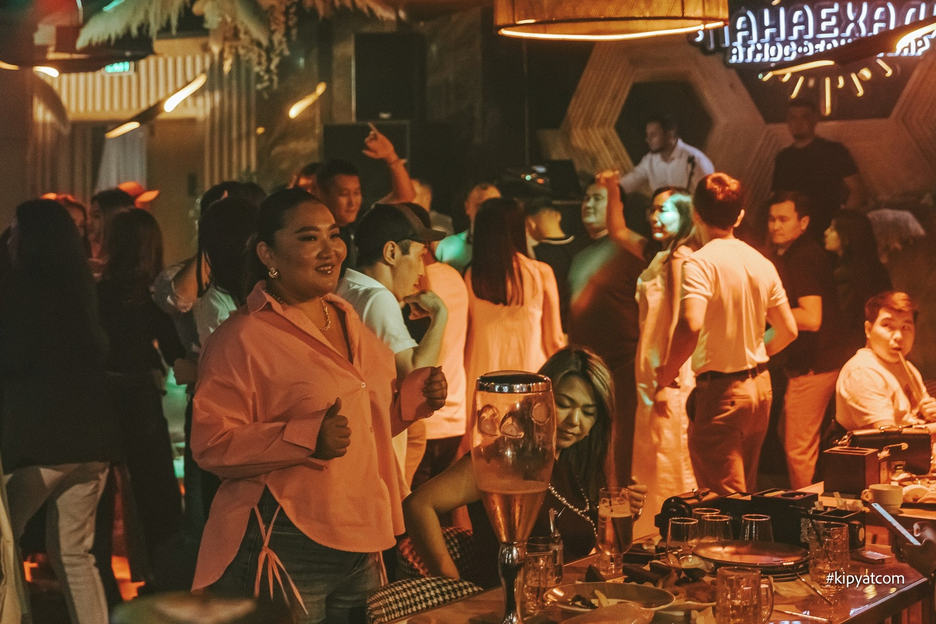 Панаехали бц Москва. Астана Кипятком