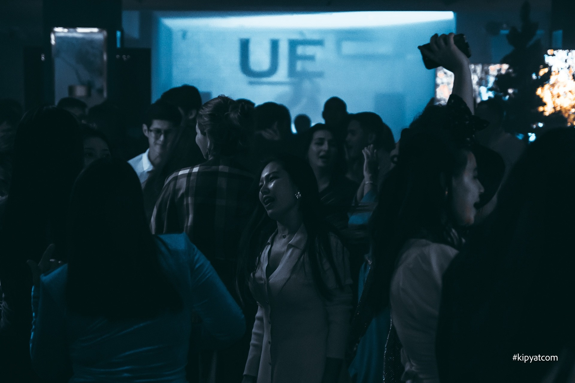 Караоке UE. Астана Кипятком