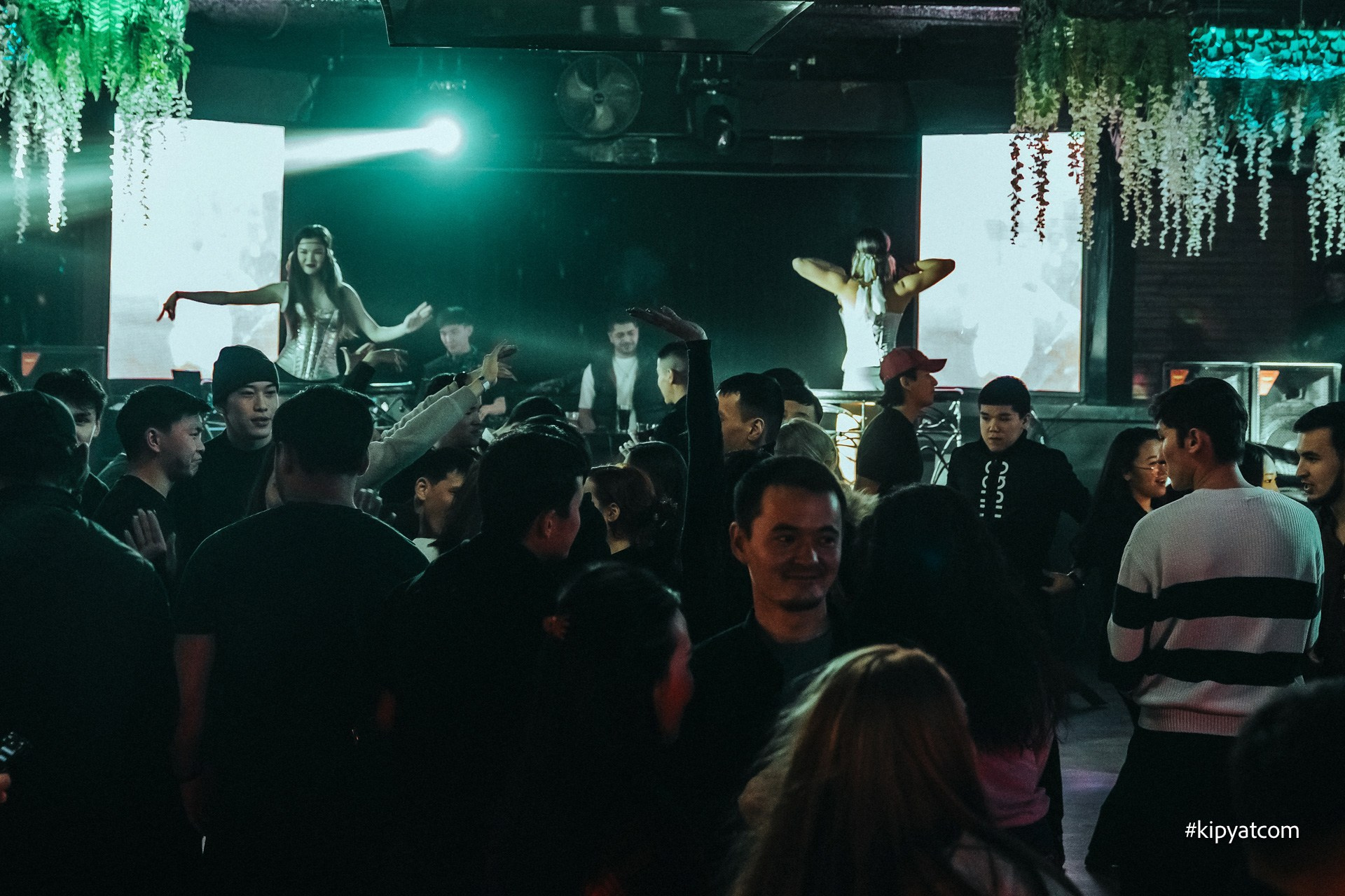 Amazon night club. Астана Кипятком