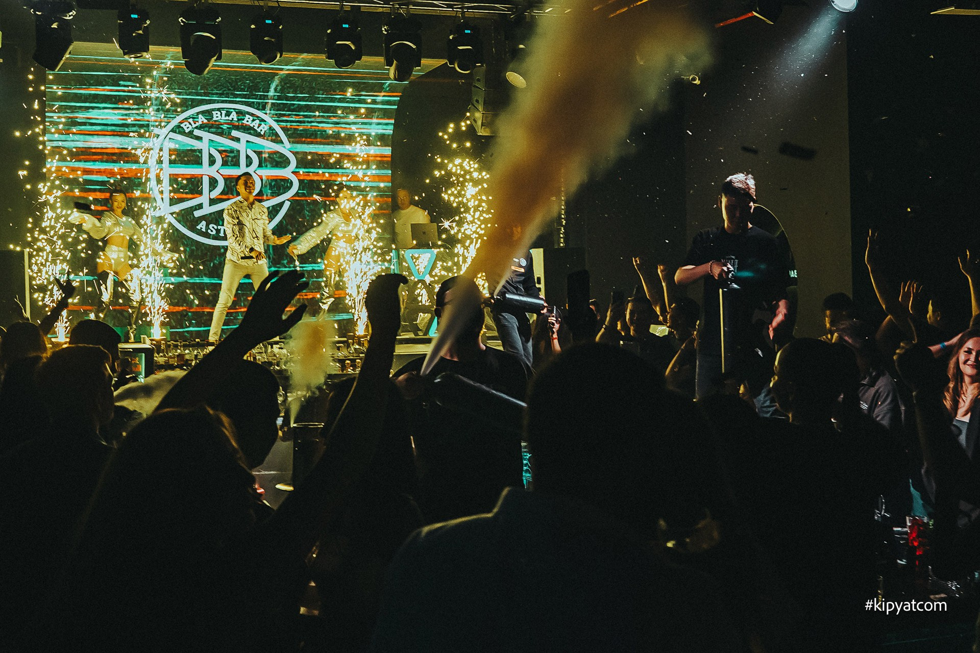 Bla Bla Bar. Астана Кипятком