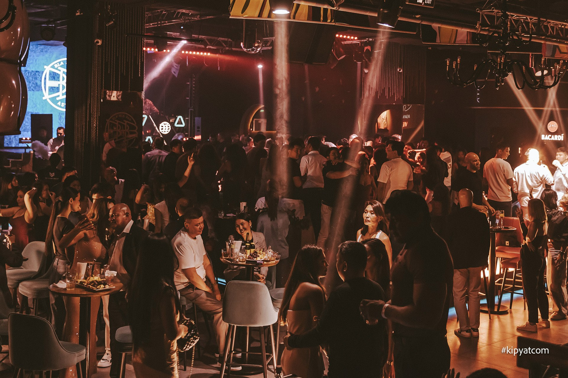 Bla Bla Bar. Астана Кипятком