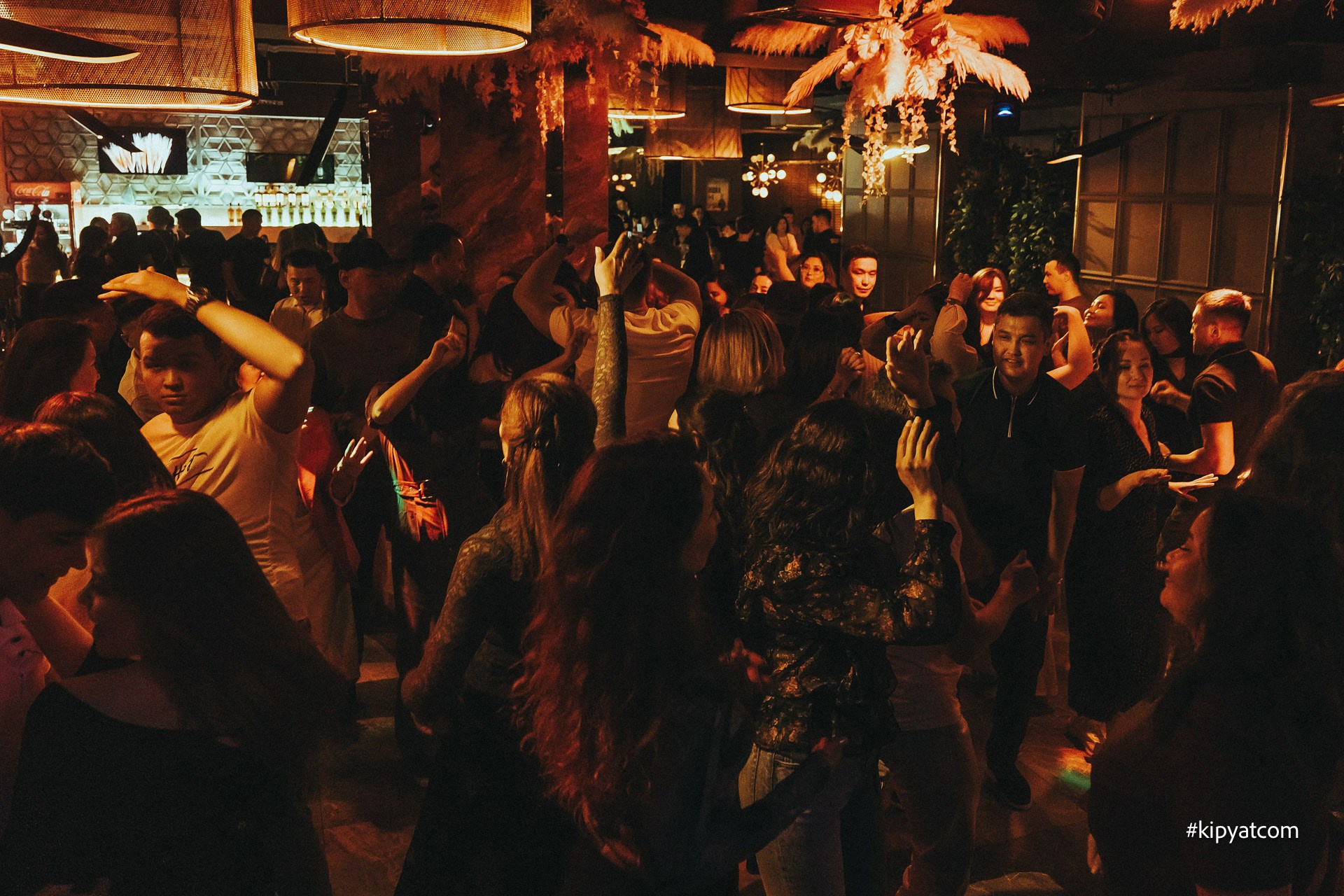 Панаехали бц Москва. Астана Кипятком