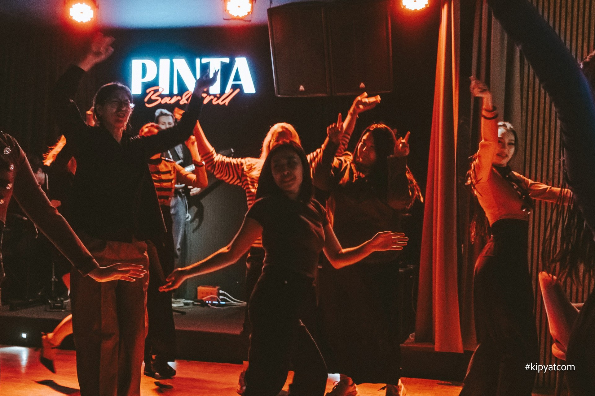 Pinta на Ауезова. Астана Кипятком