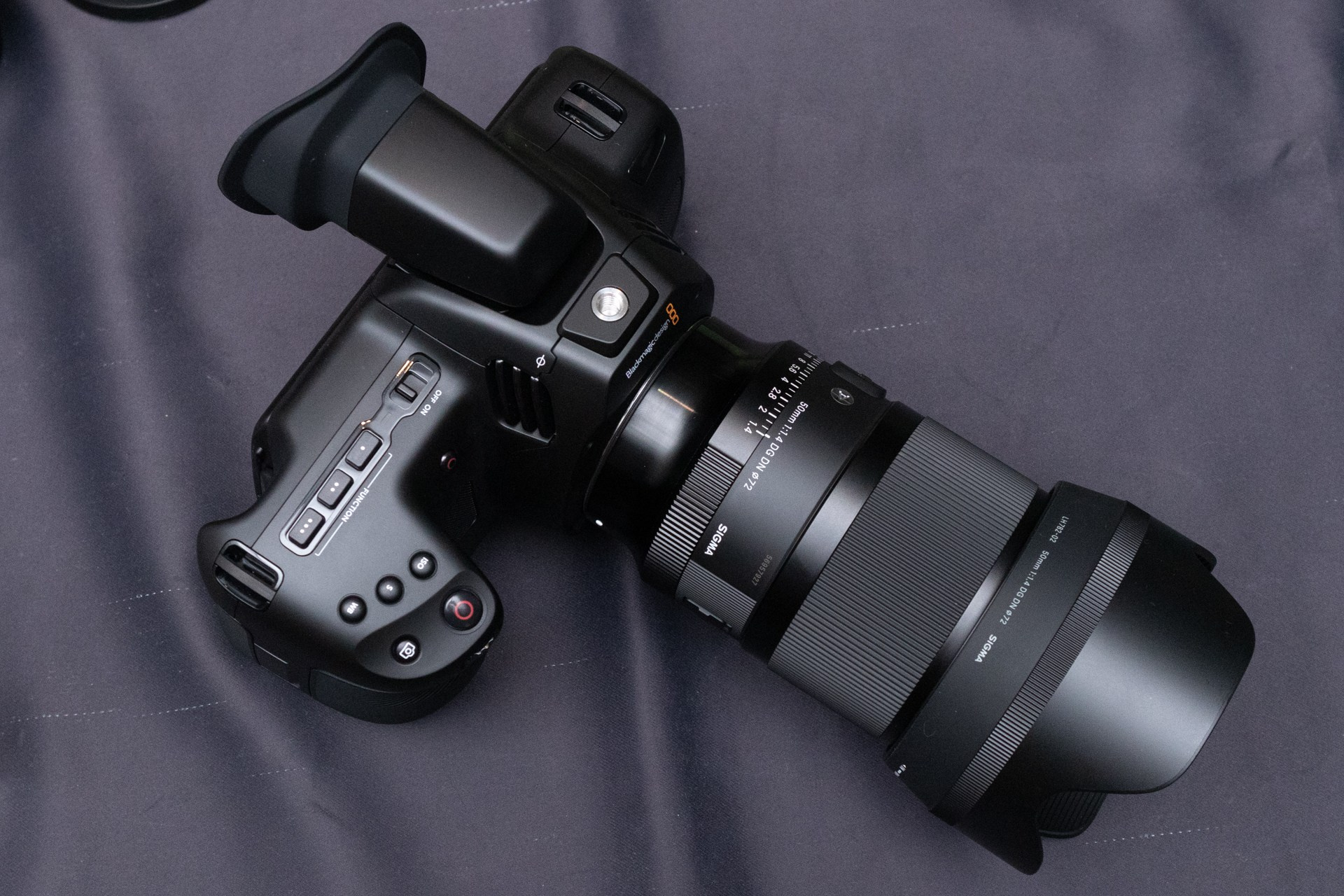 Полноразмерная кинокамера Blackmagic Cinema Camera 6K. Фотограф — видеограф в Москве Дмитрий Менделеев