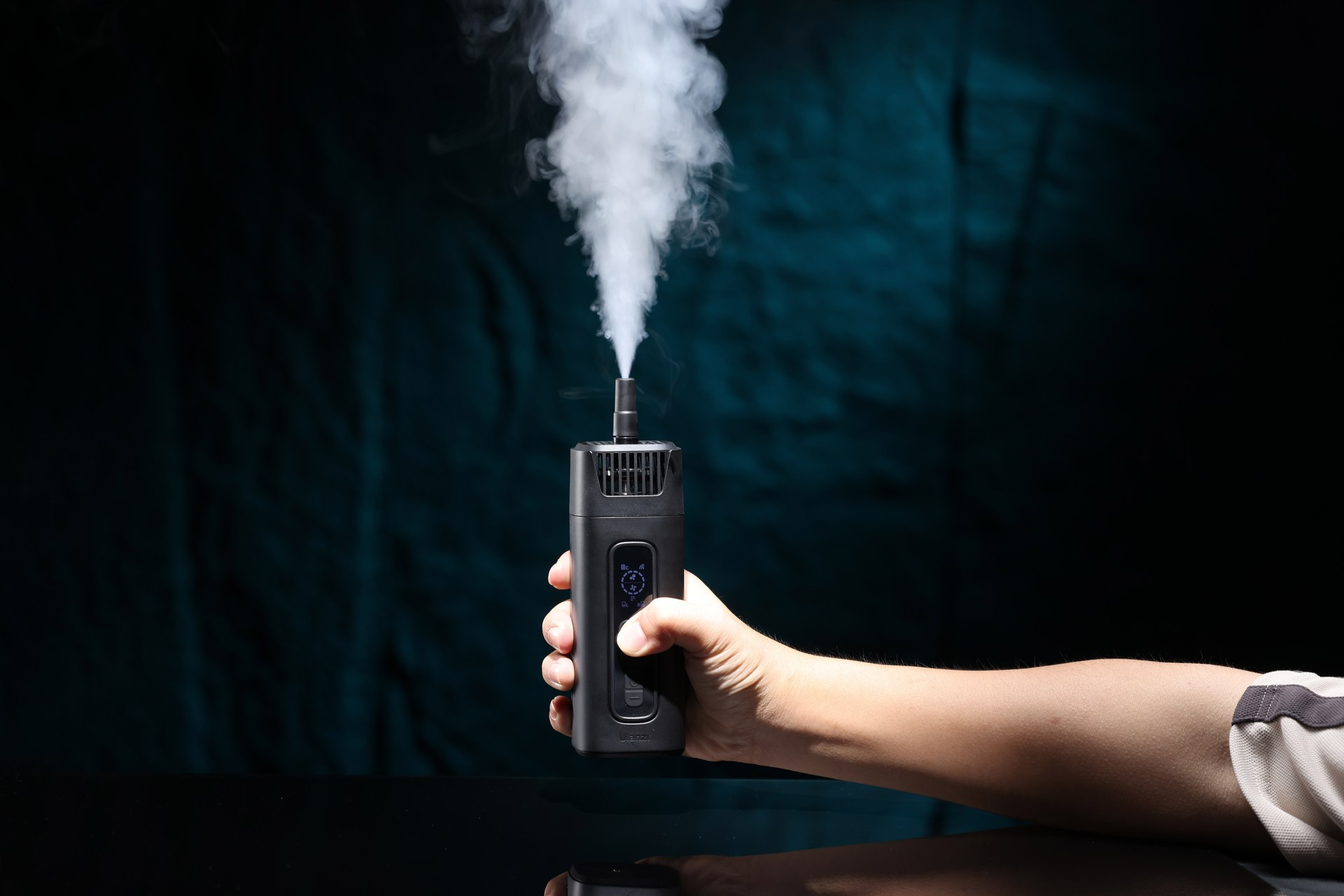 Ulanzi, портативная туман-машина. Фотограф — видеограф в Москве Дмитрий Менделеев