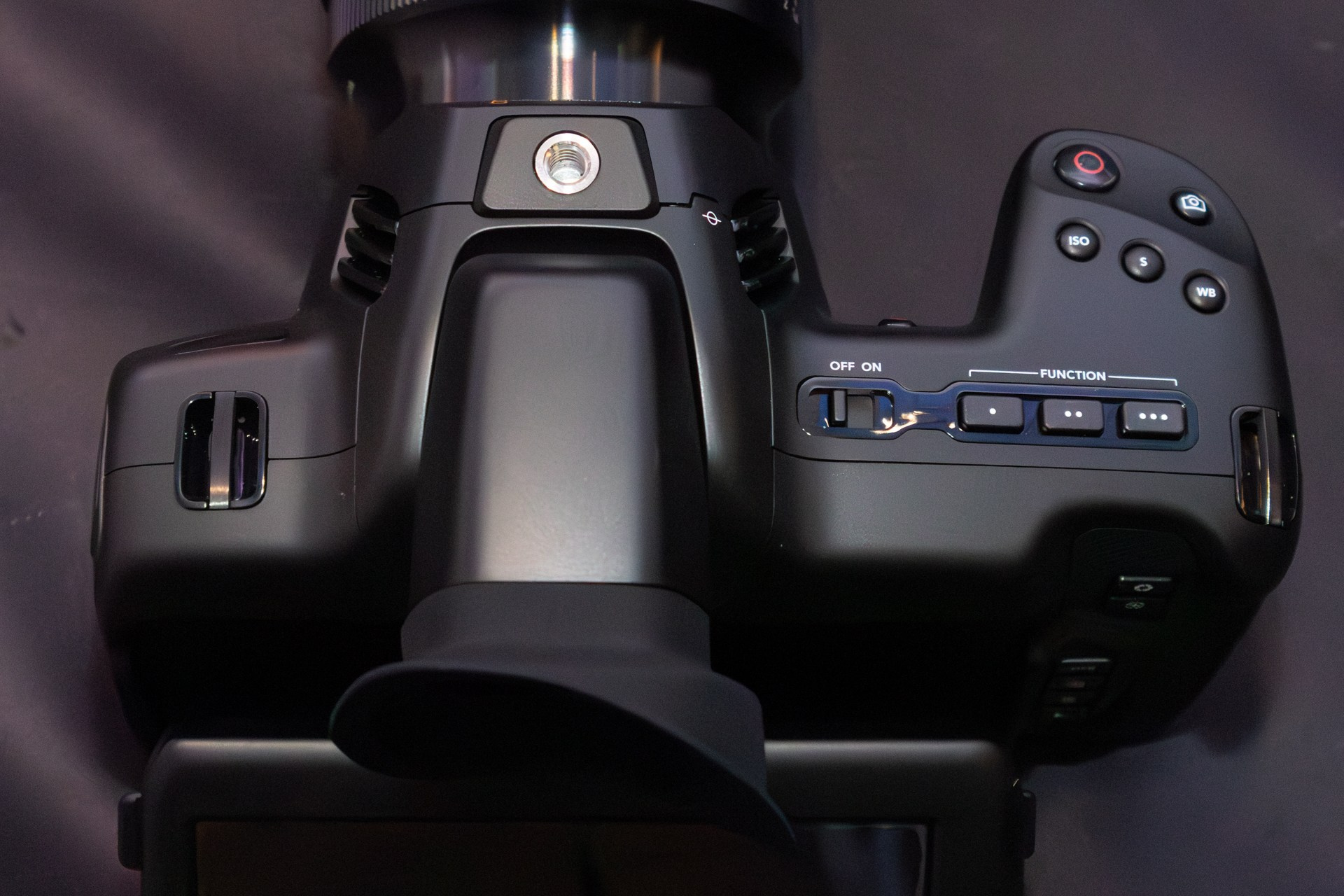 Полноразмерная кинокамера Blackmagic Cinema Camera 6K. Фотограф — видеограф в Москве Дмитрий Менделеев