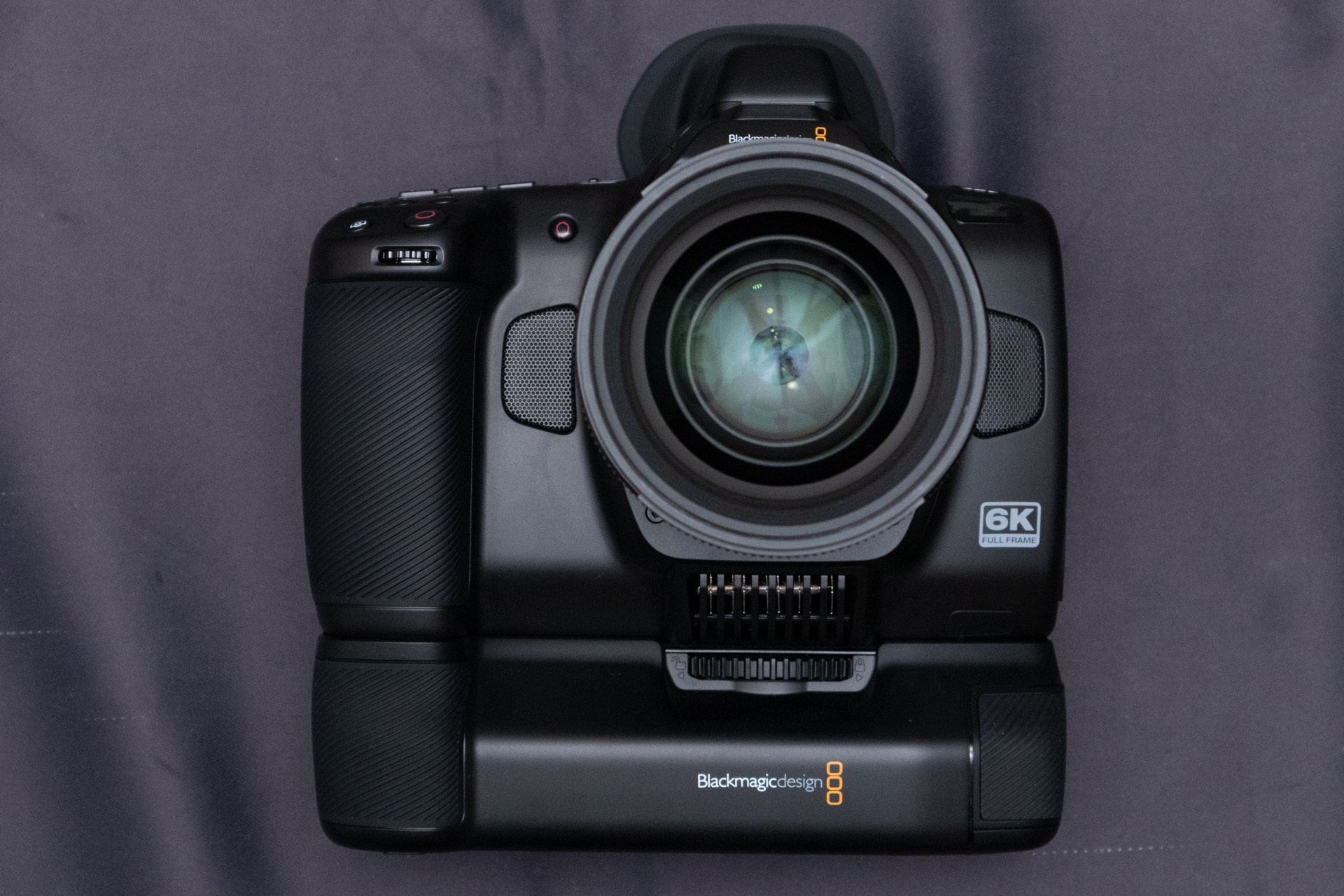 Полноразмерная кинокамера Blackmagic Cinema Camera 6K. Фотограф — видеограф в Москве Дмитрий Менделеев