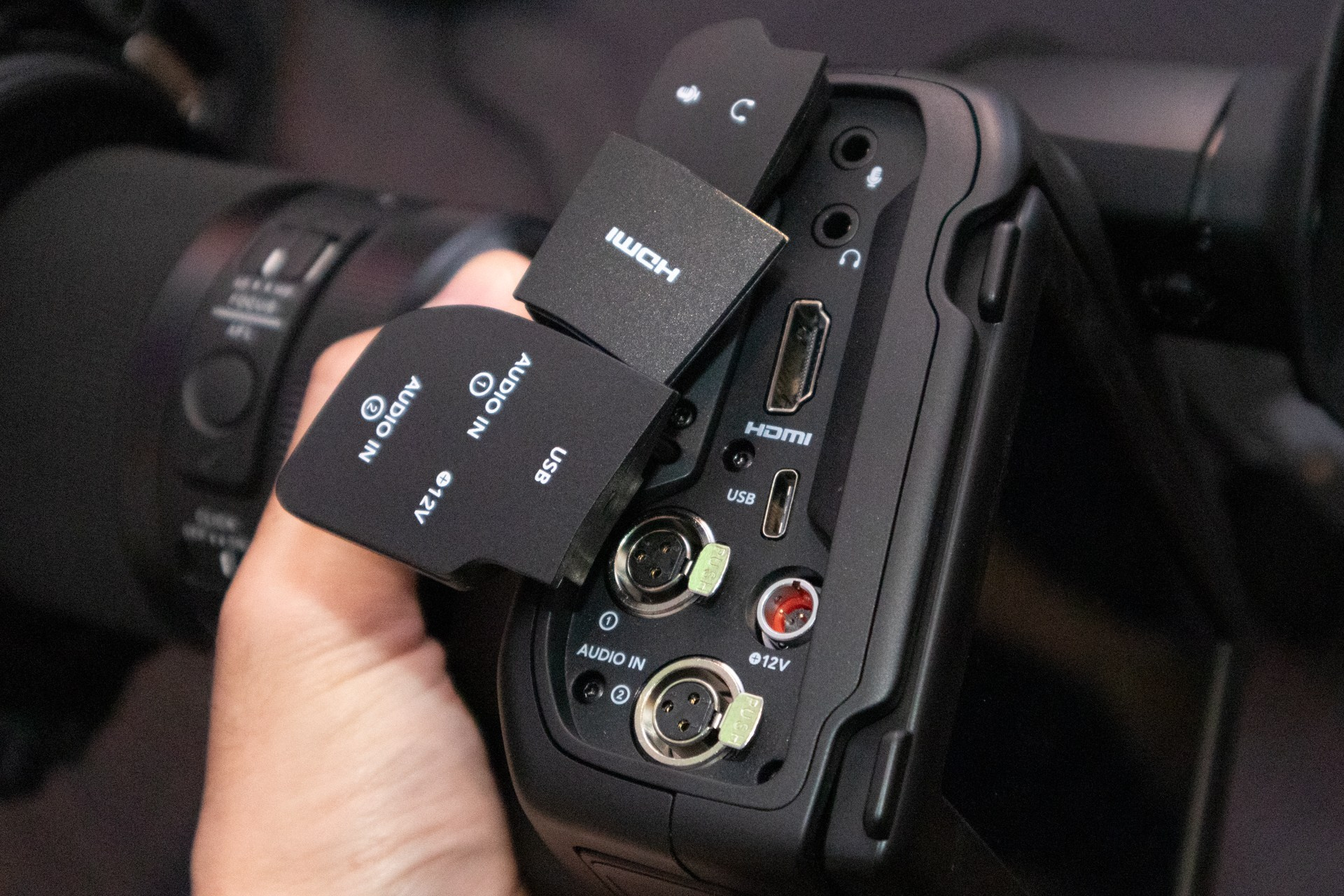 Полноразмерная кинокамера Blackmagic Cinema Camera 6K. Фотограф — видеограф в Москве Дмитрий Менделеев