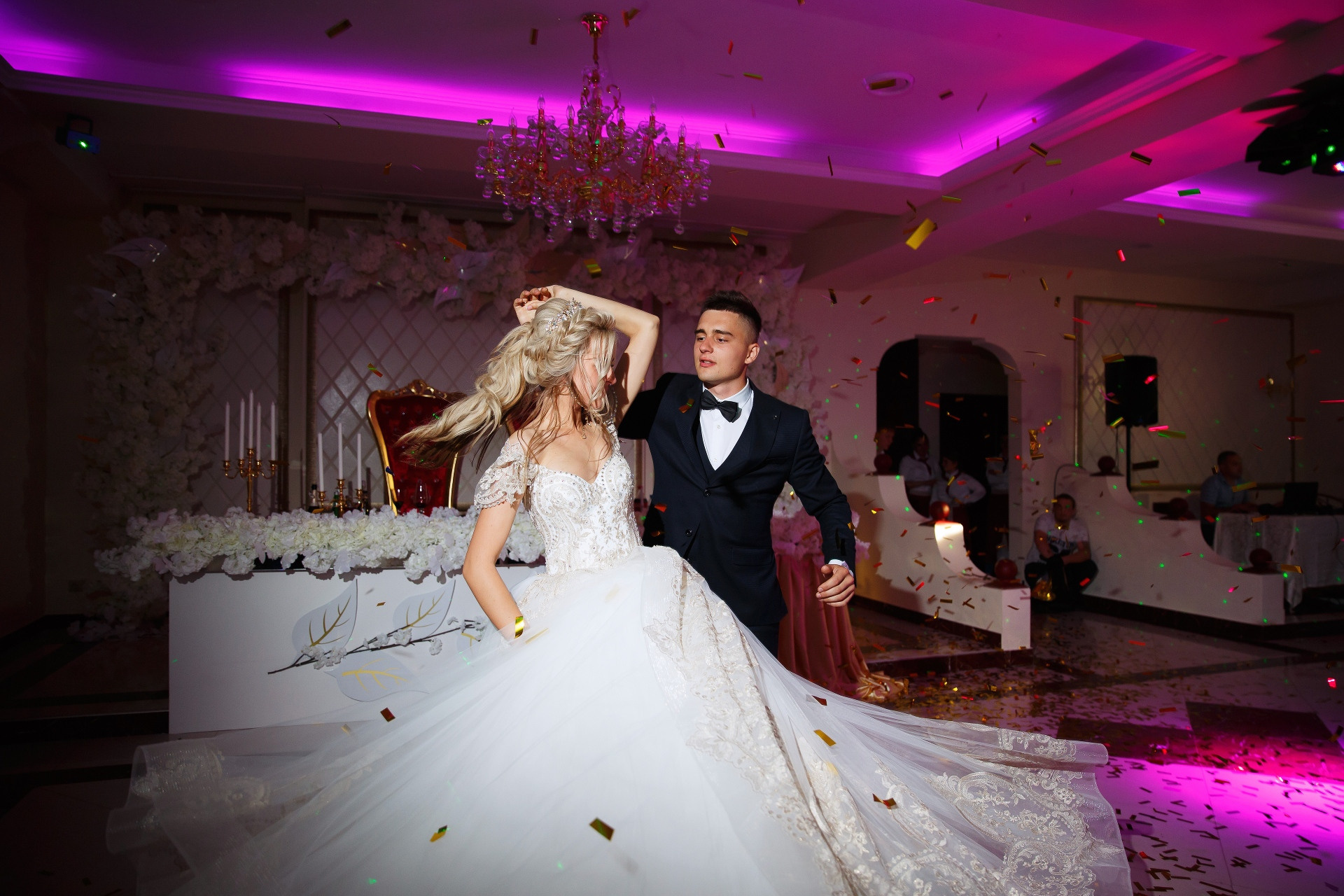 свадебный танец молодых на банкете, ресторан Кимовск Новый Ковчег 